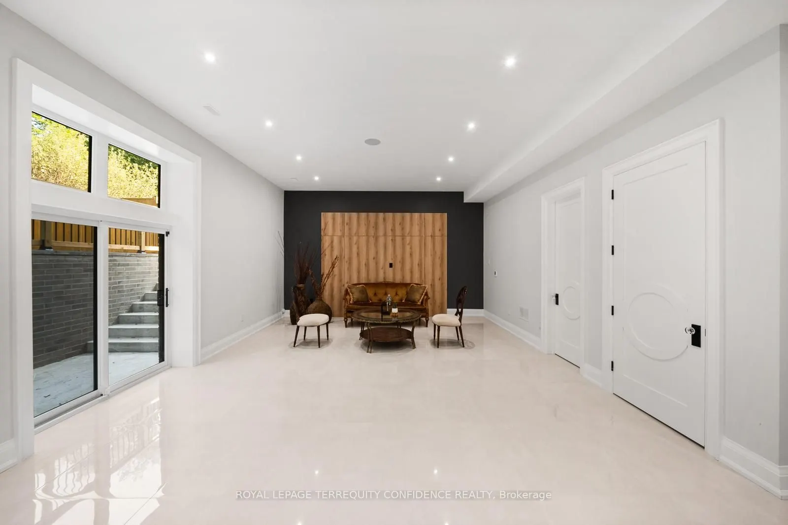 422 Hounslow Avenue