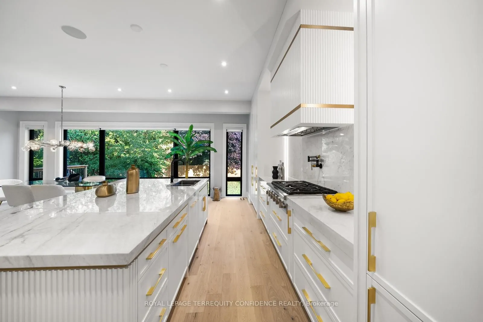 422 Hounslow Avenue