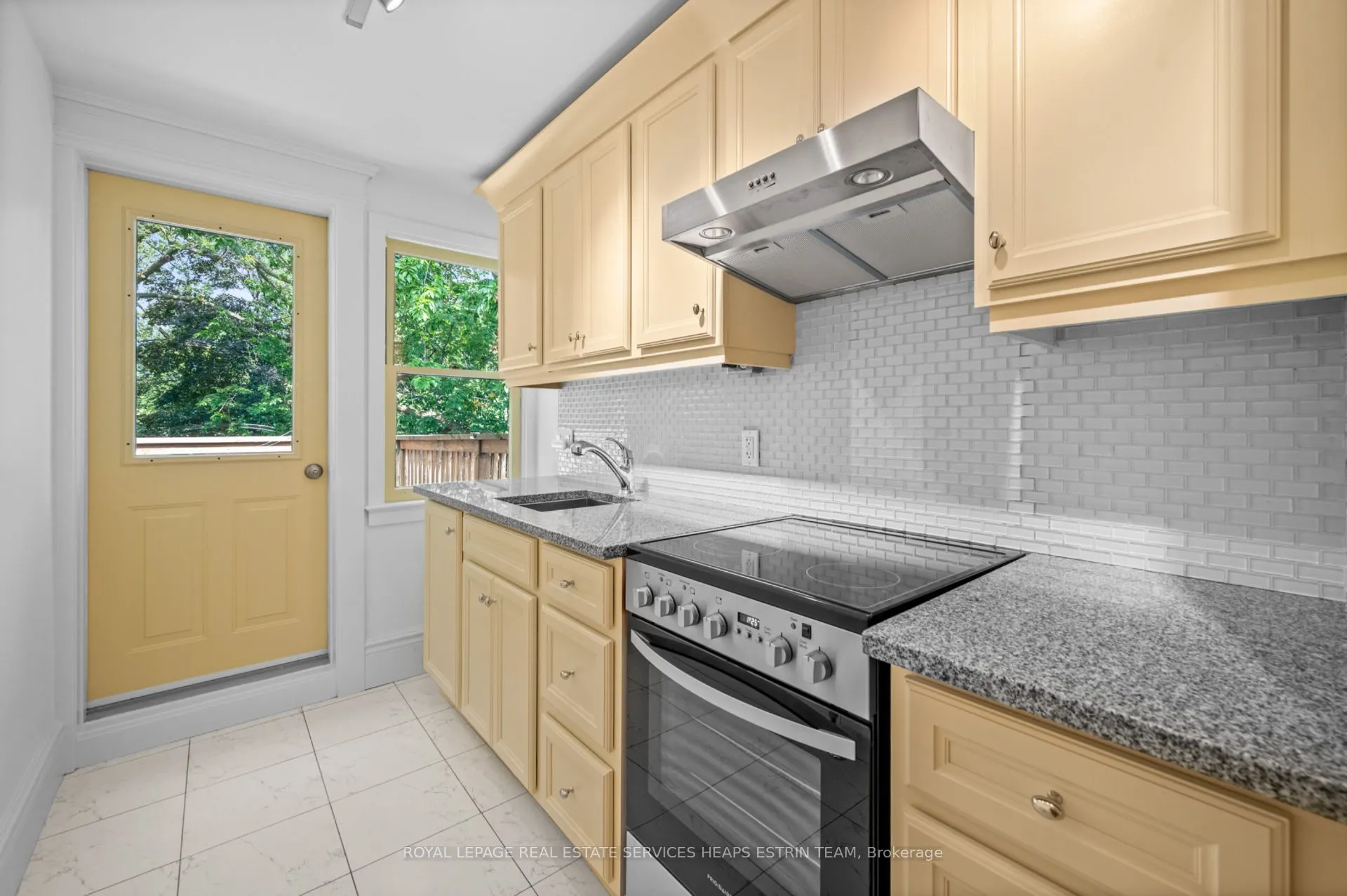 18 Castle Frank Crescent, #Third
