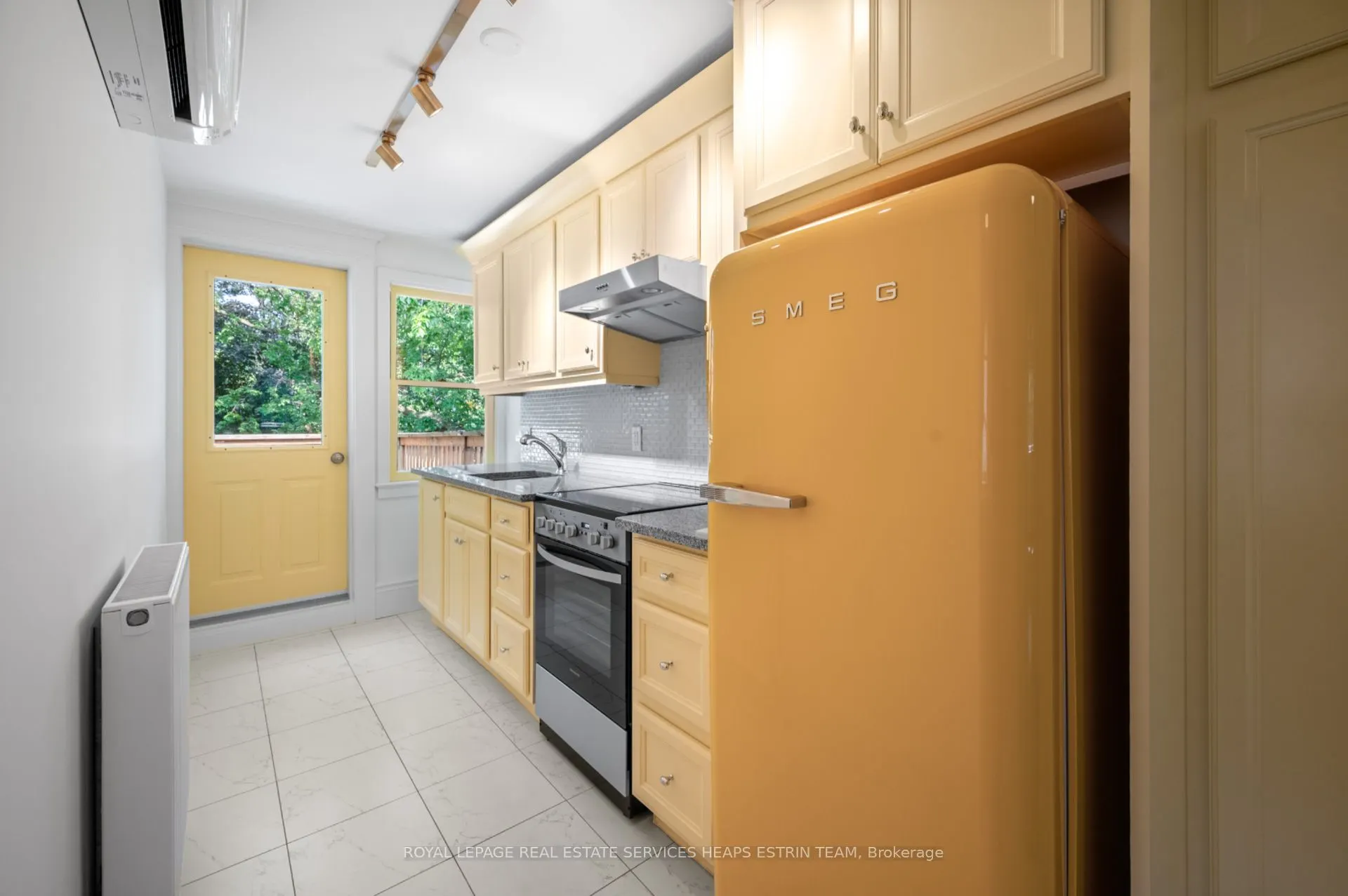 18 Castle Frank Crescent, #Third