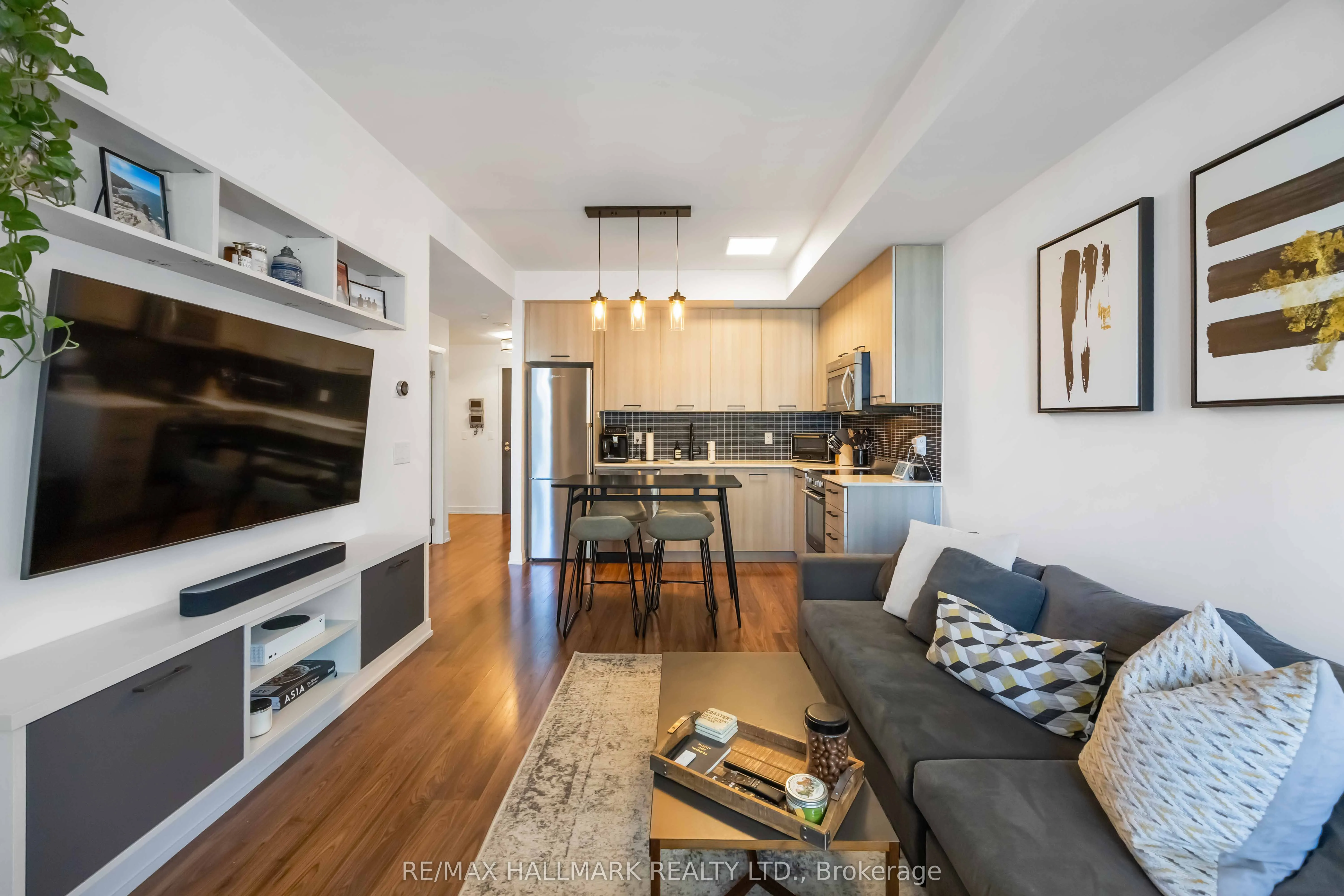 105 George Street, #902