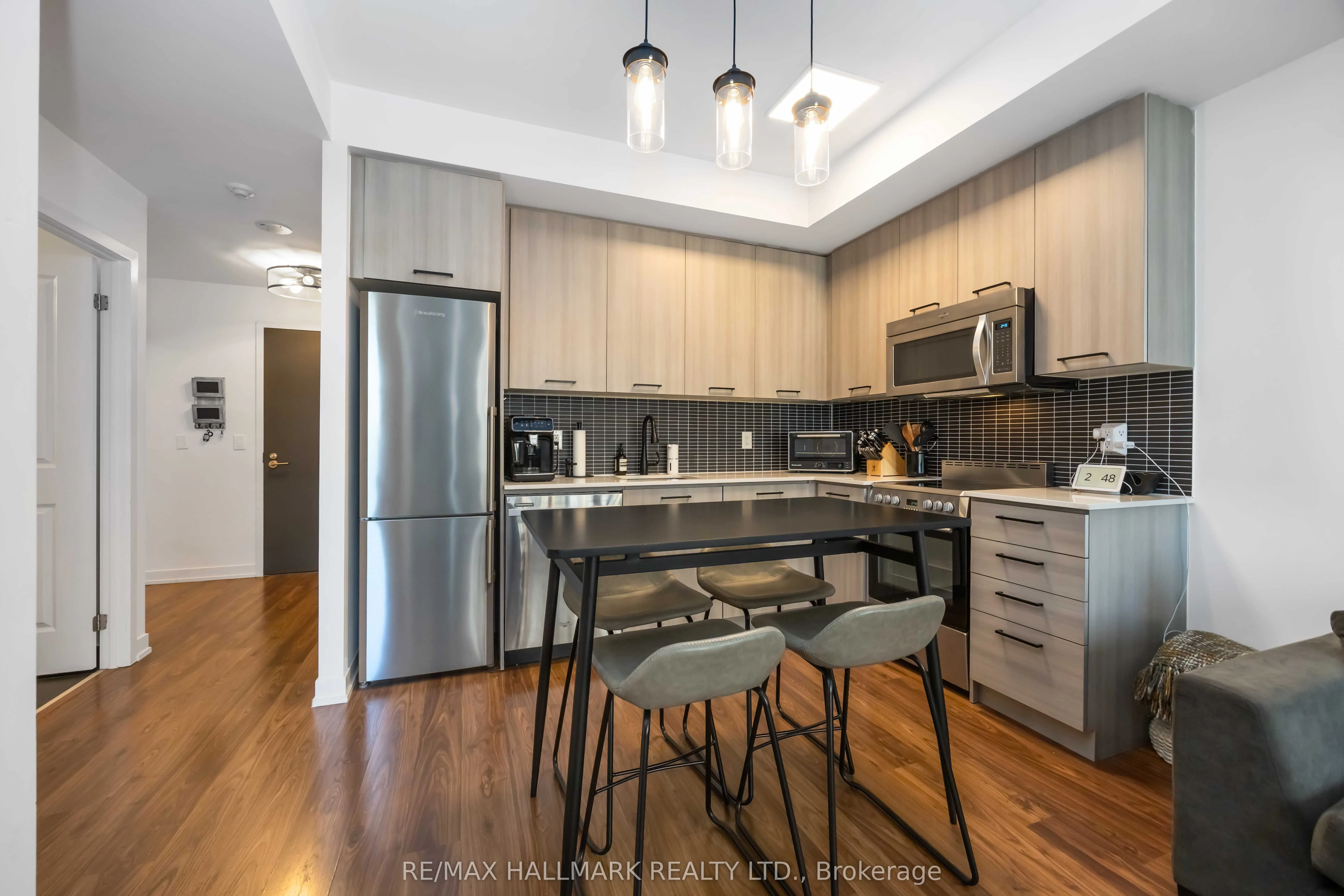 105 George Street, #902