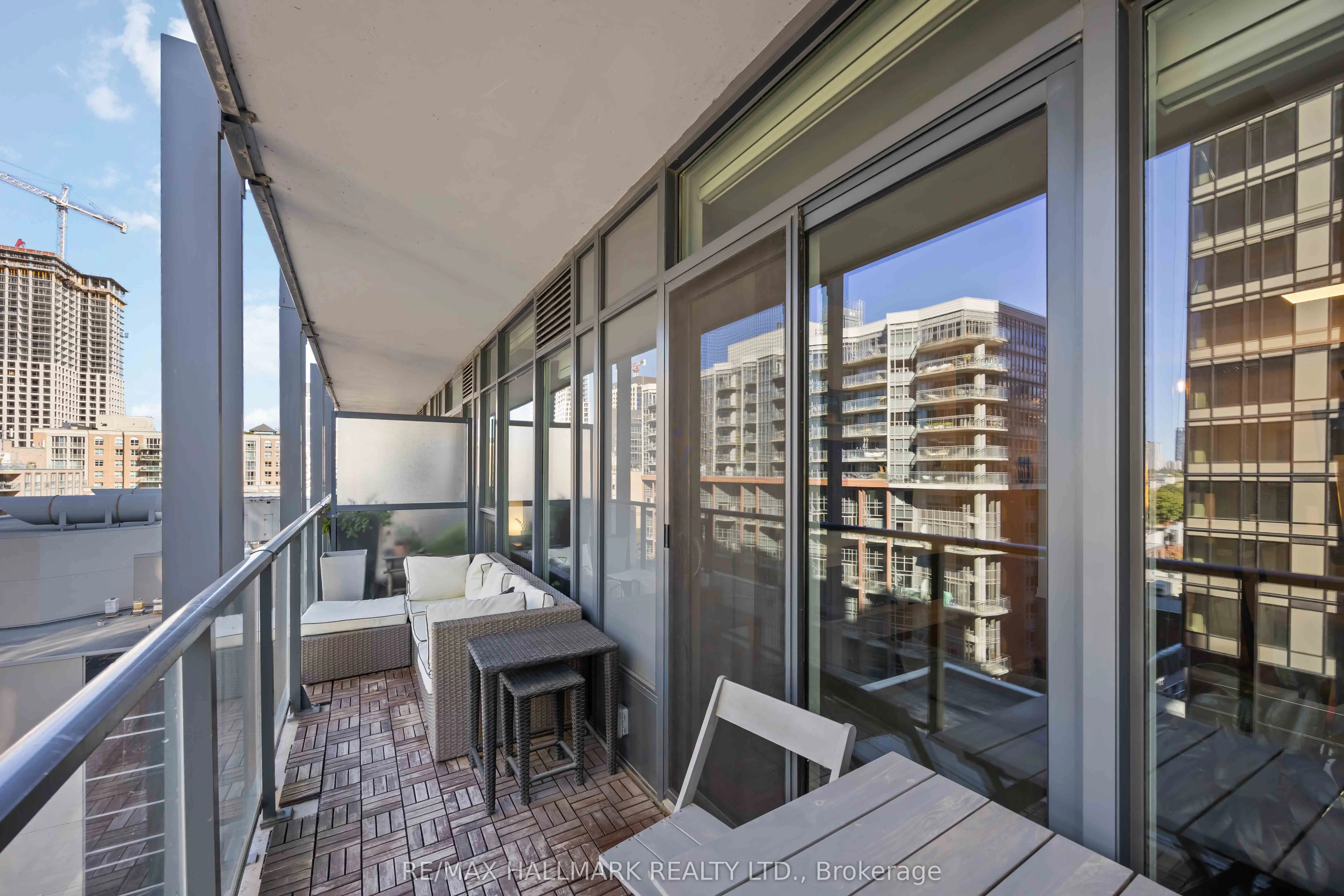 105 George Street, #902