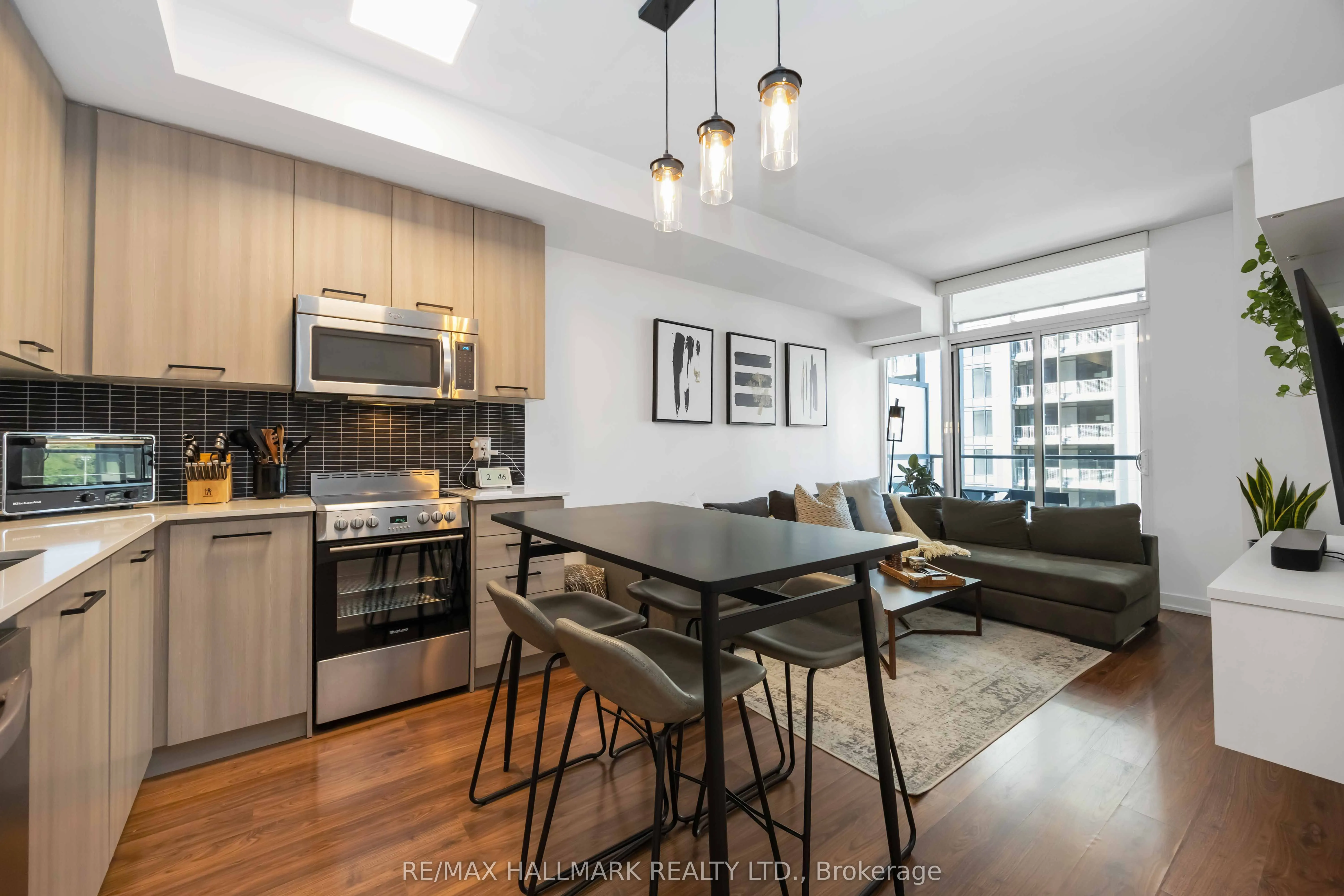 105 George Street, #902