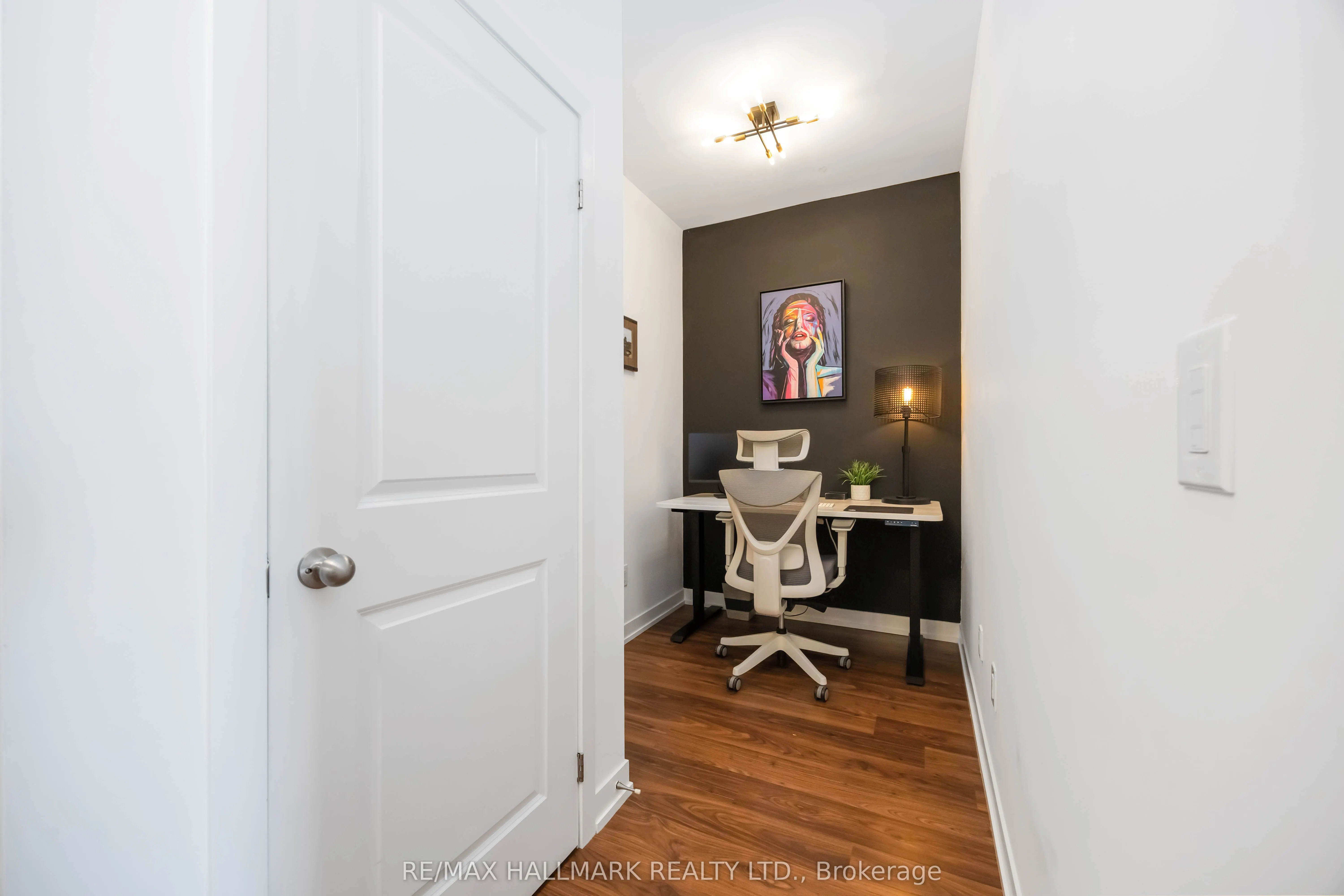 105 George Street, #902