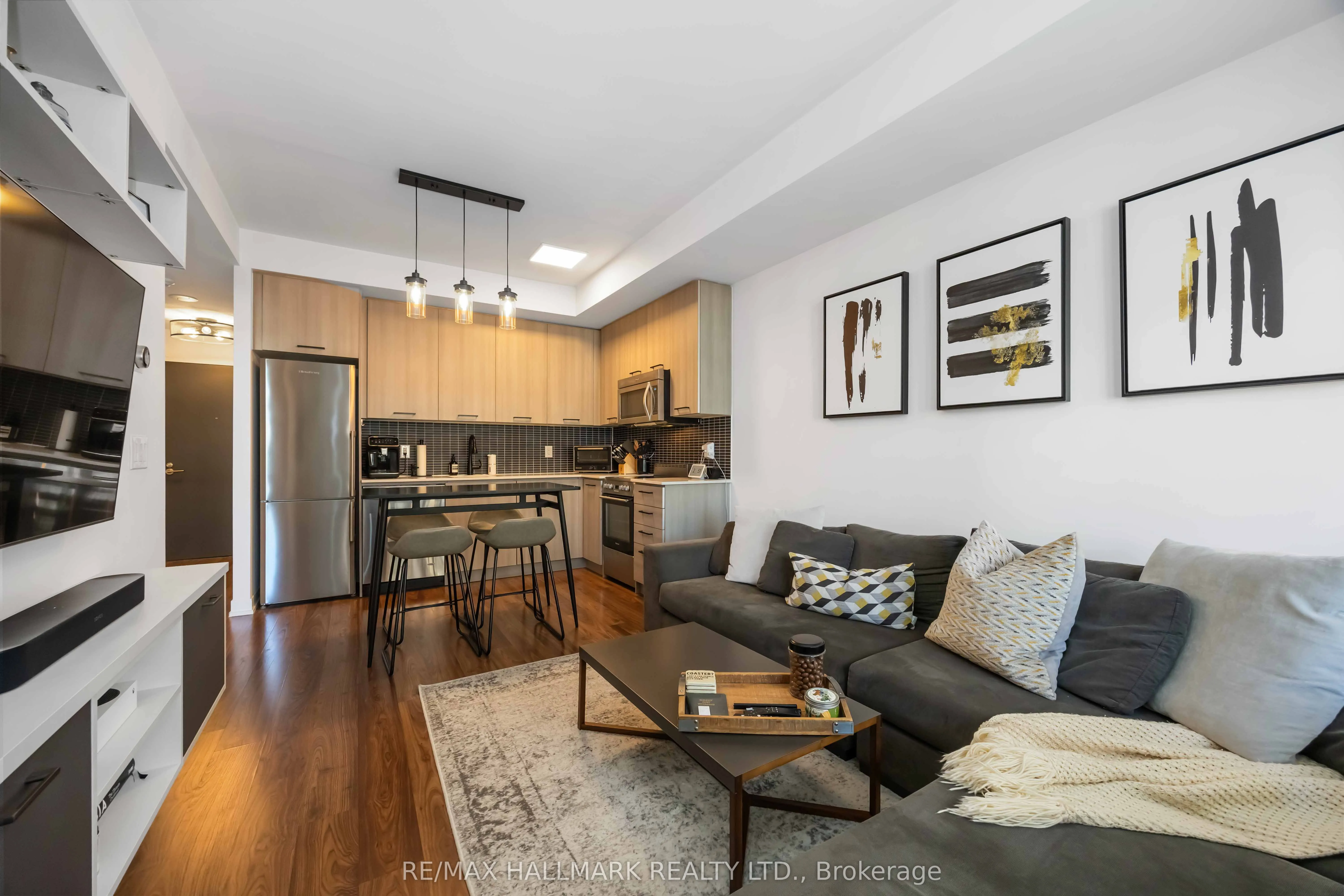 105 George Street, #902