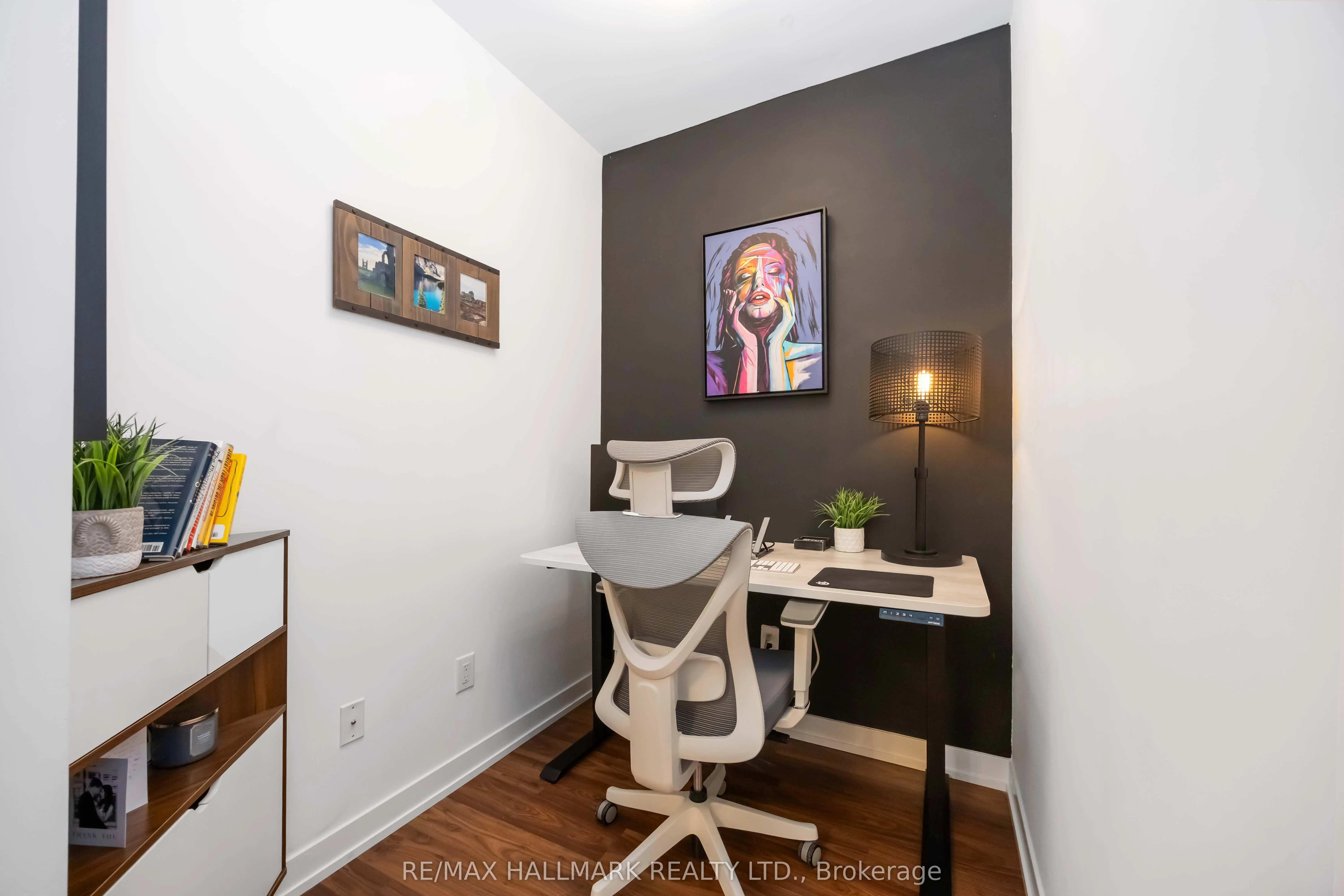 105 George Street, #902