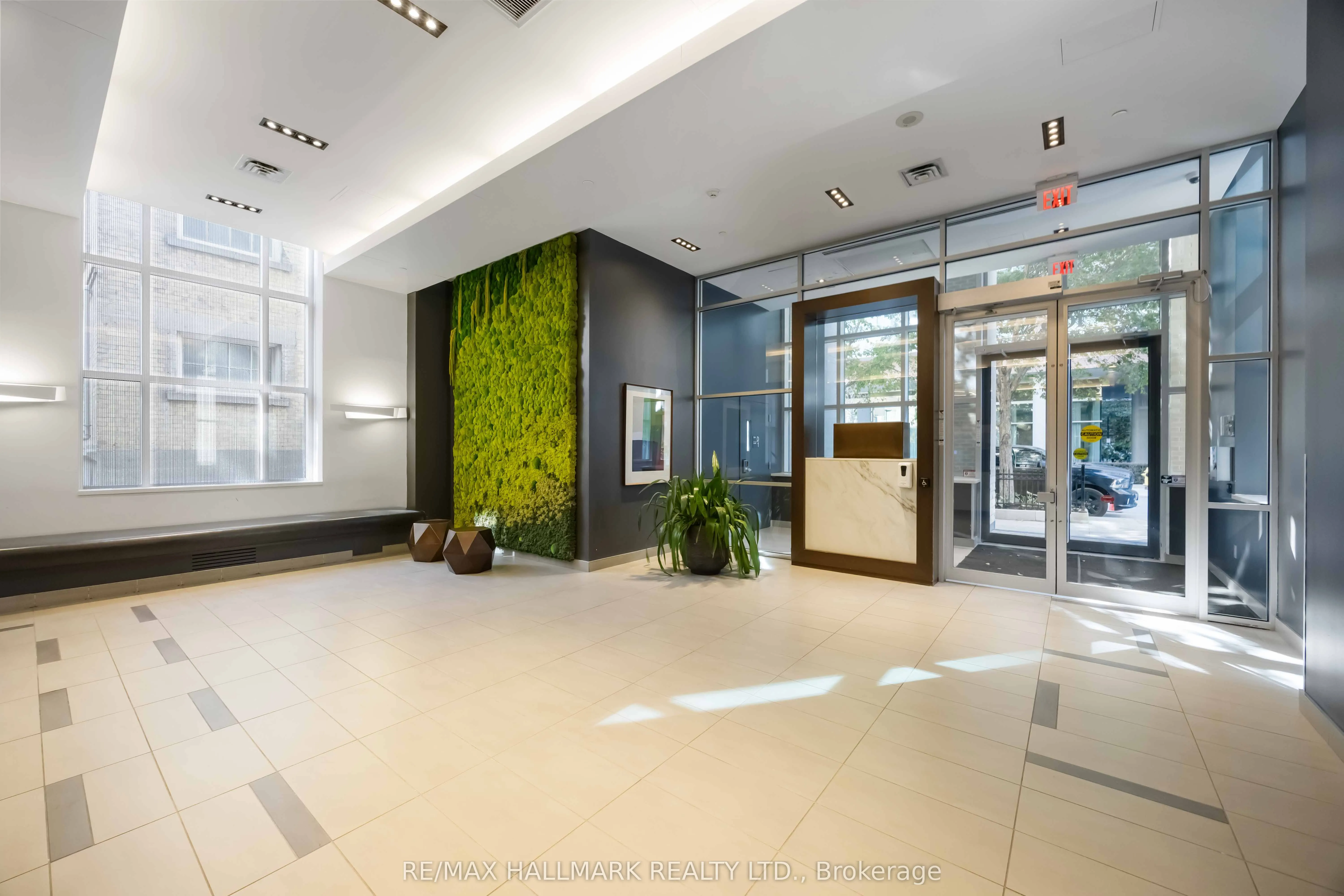 105 George Street, #902