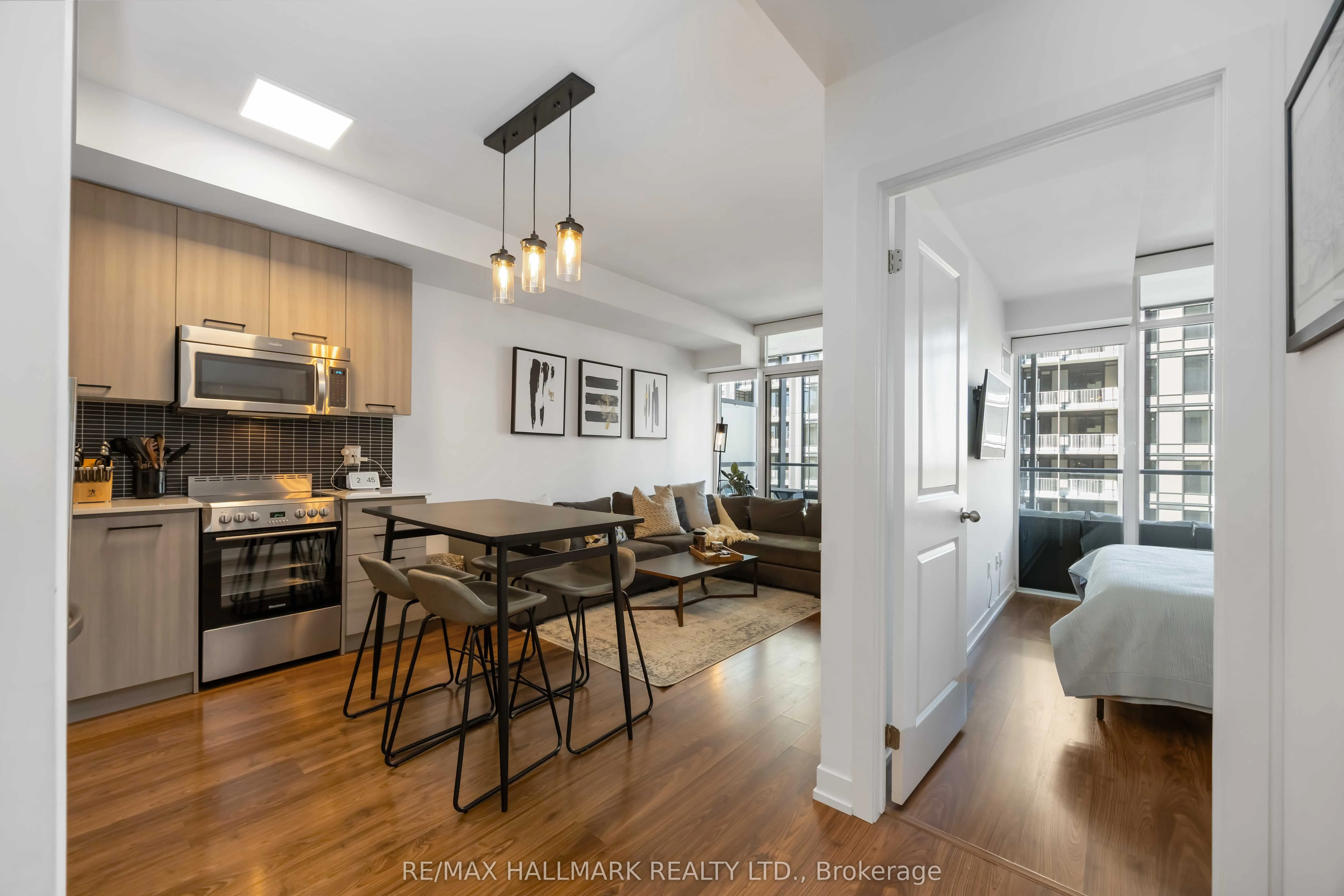 105 George Street, #902