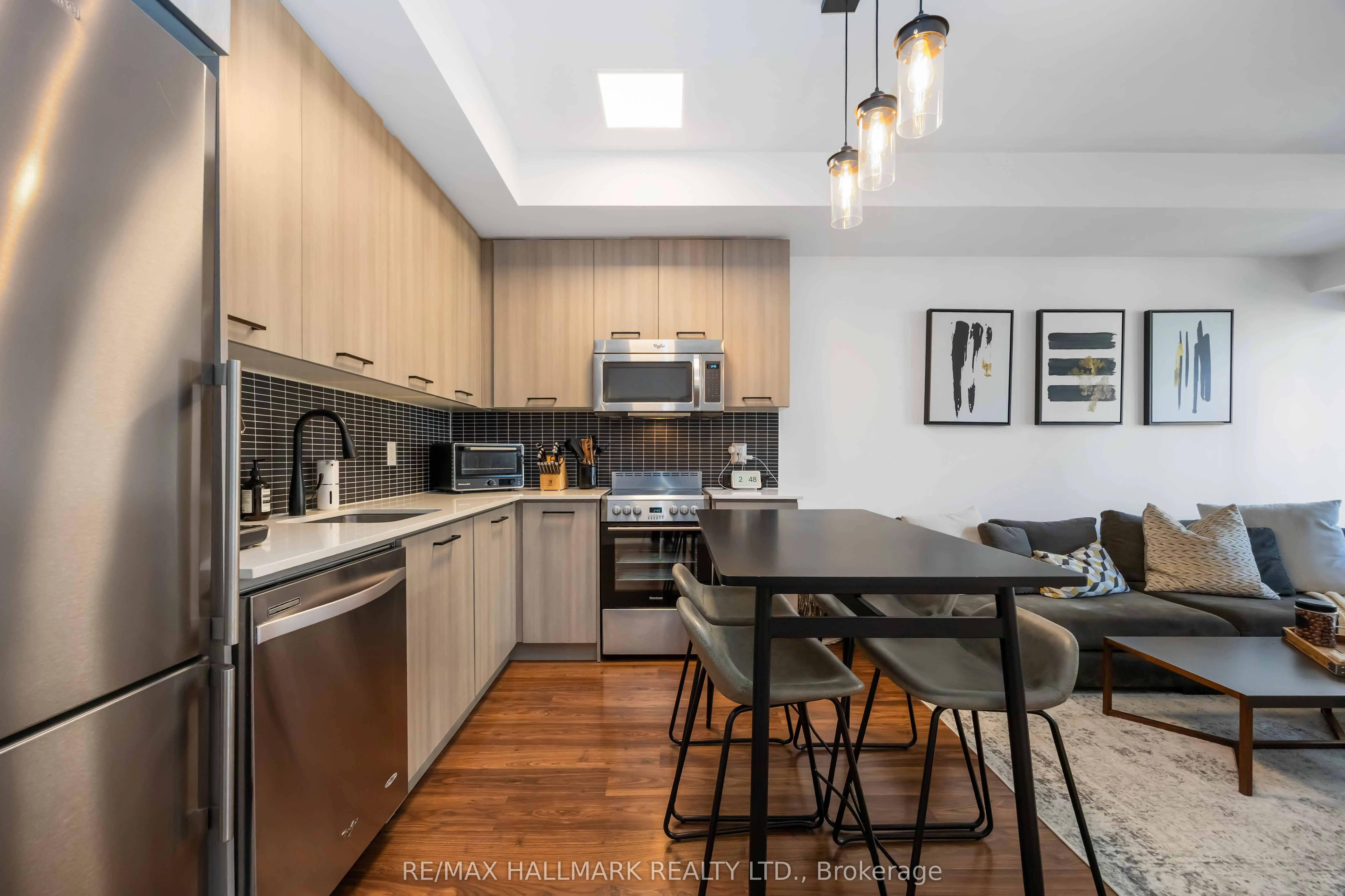 105 George Street, #902