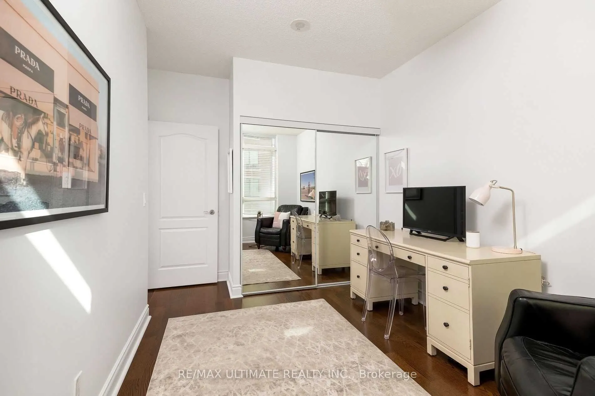 319 Merton Street, #1009