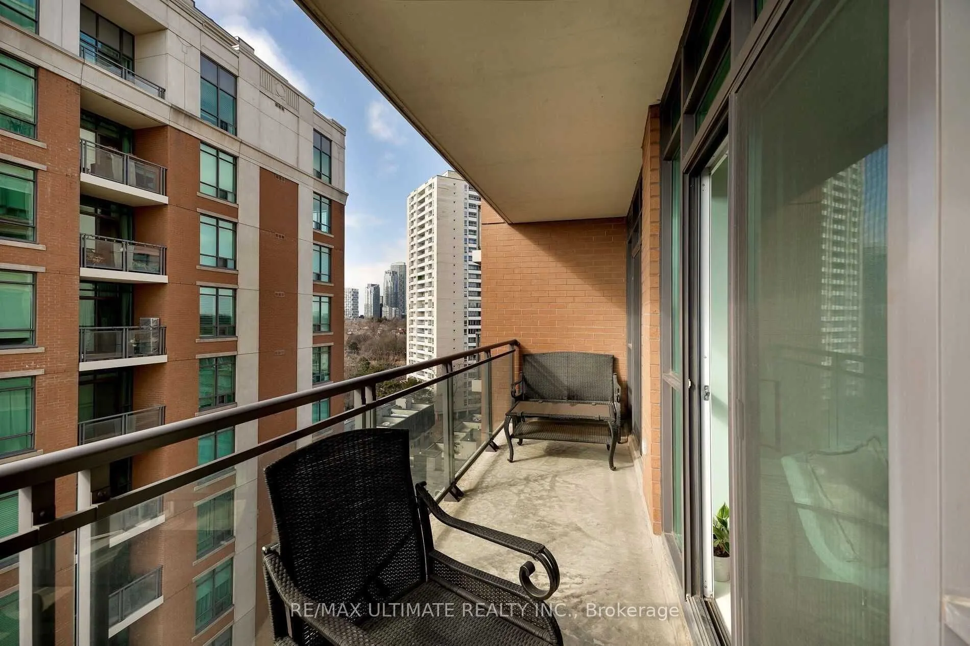 319 Merton Street, #1009