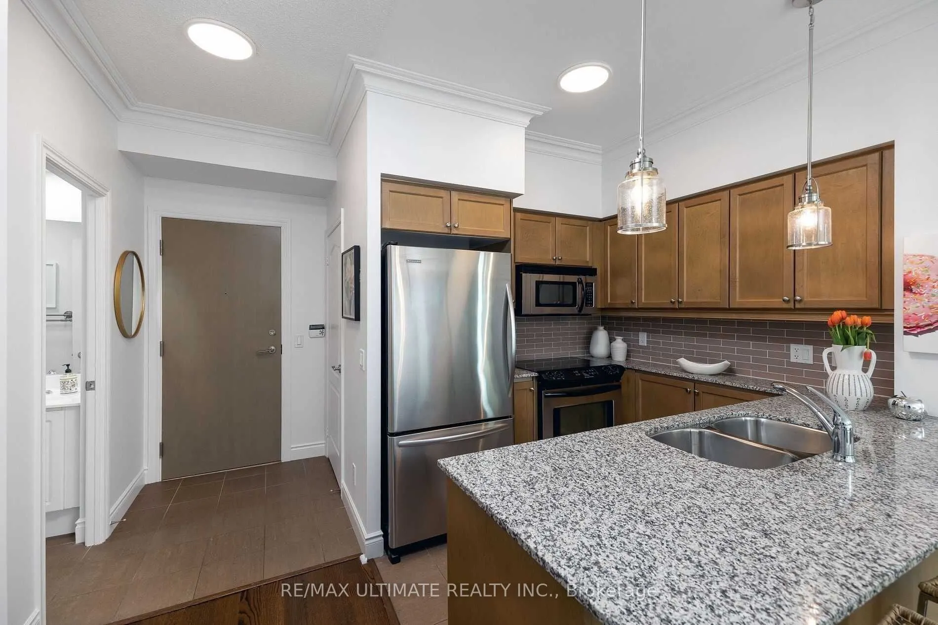 319 Merton Street, #1009