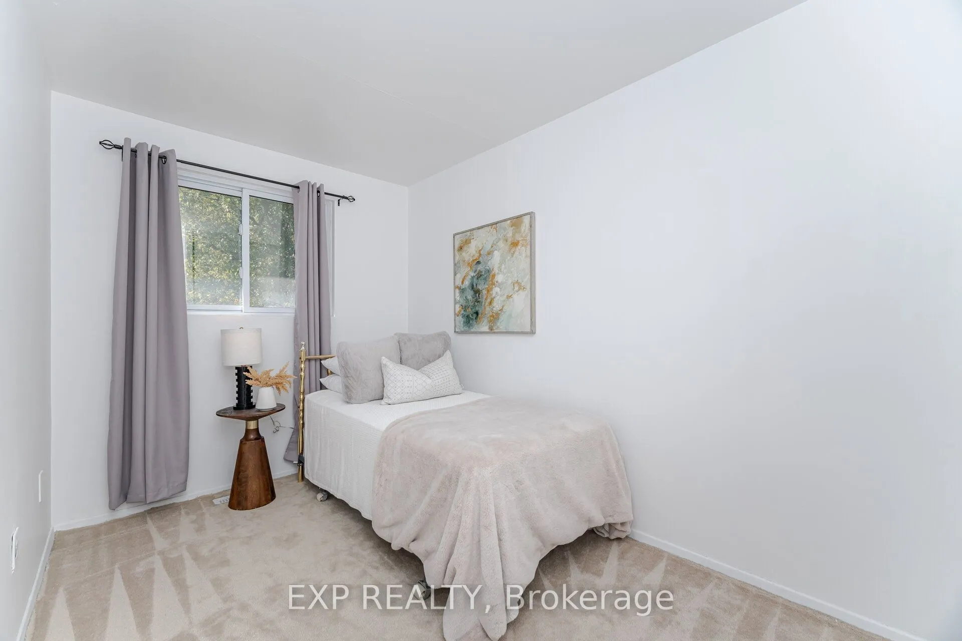 125 Hollyberry Trail