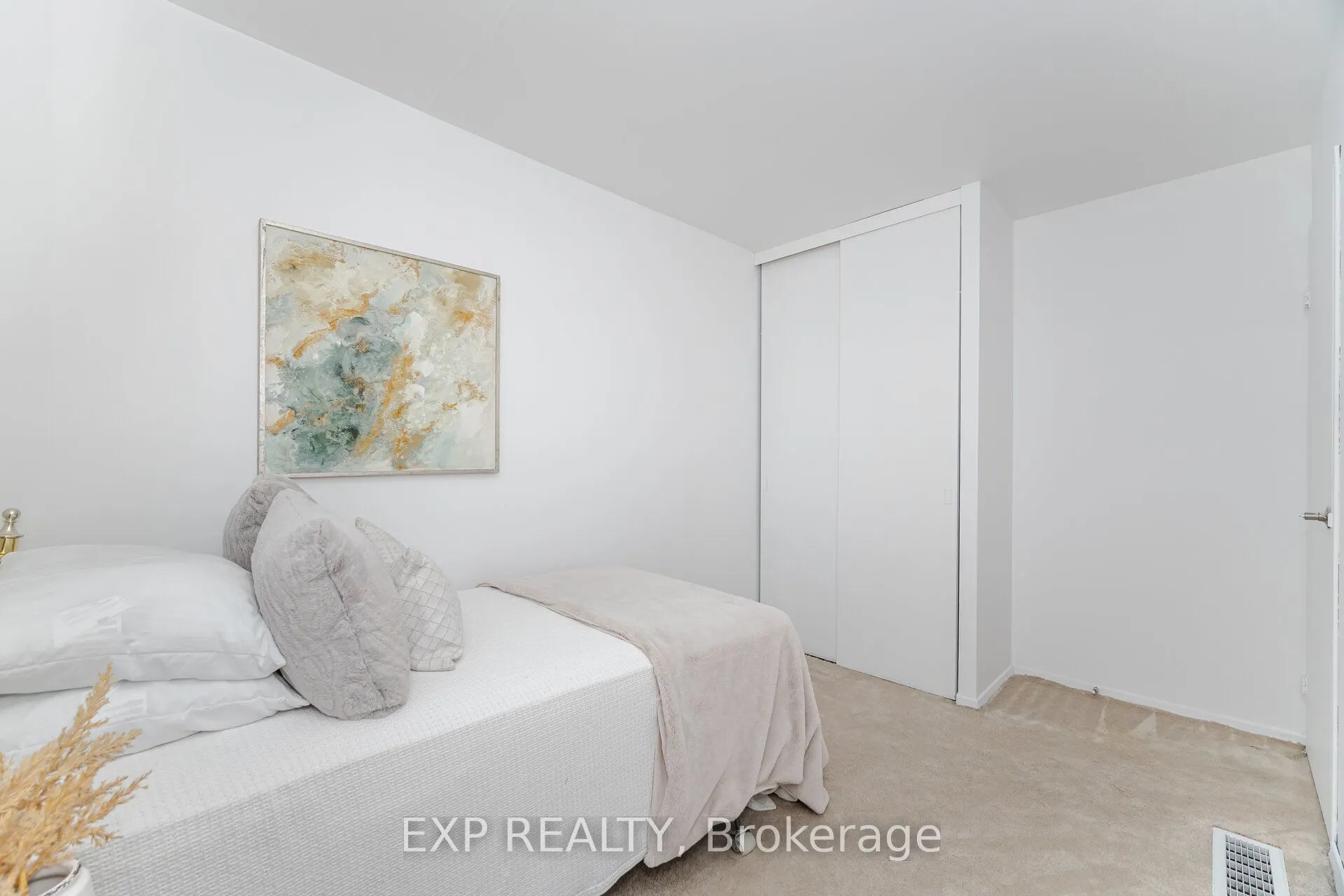 125 Hollyberry Trail
