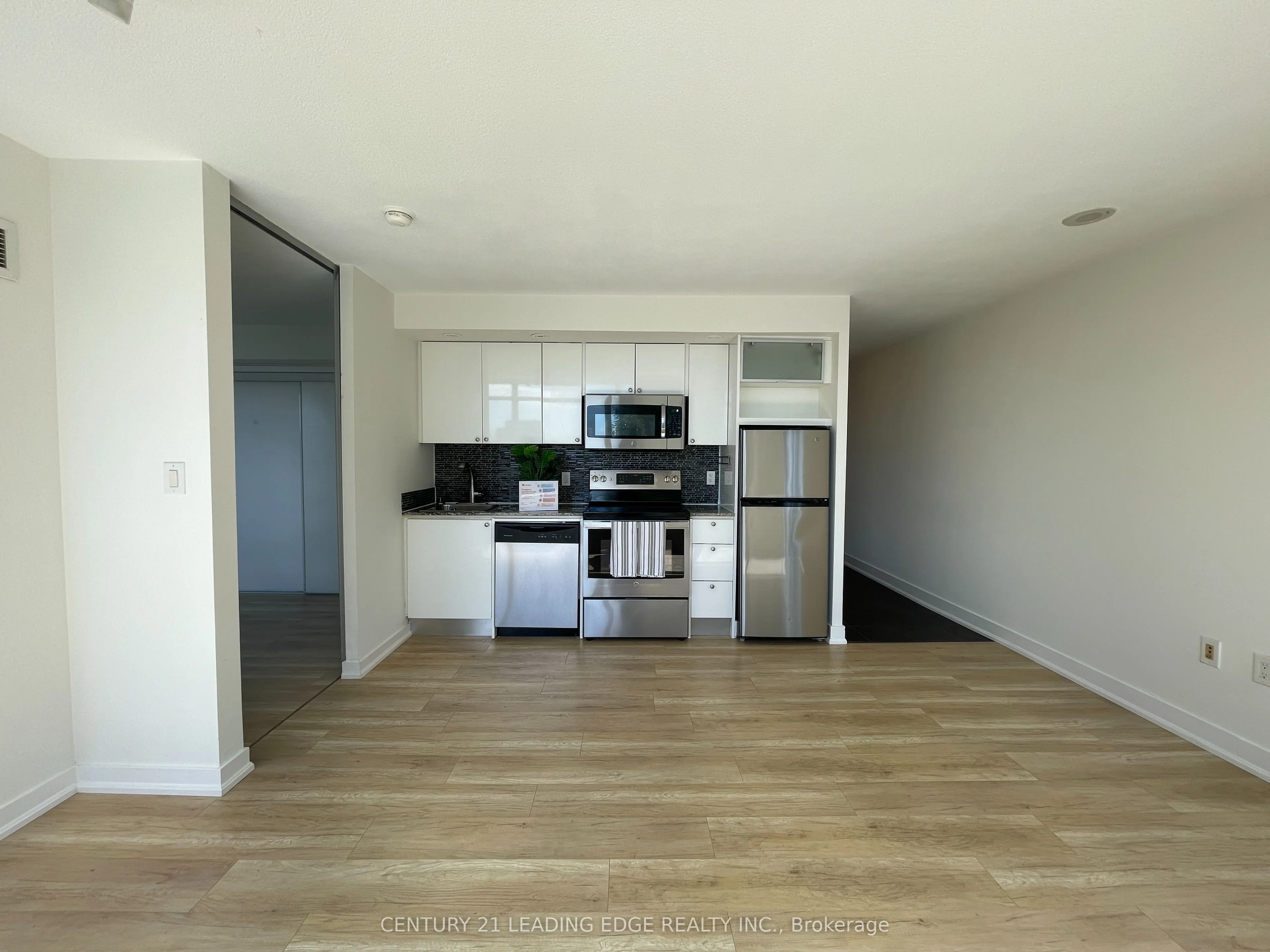 25 Telegram Mews, #609