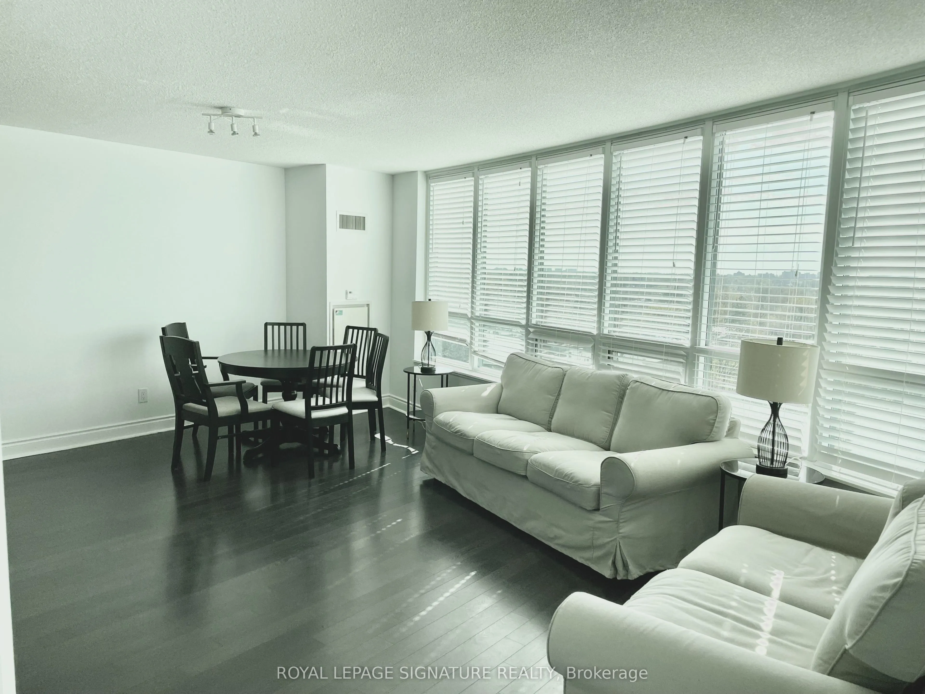 25 Greenview Avenue, #819