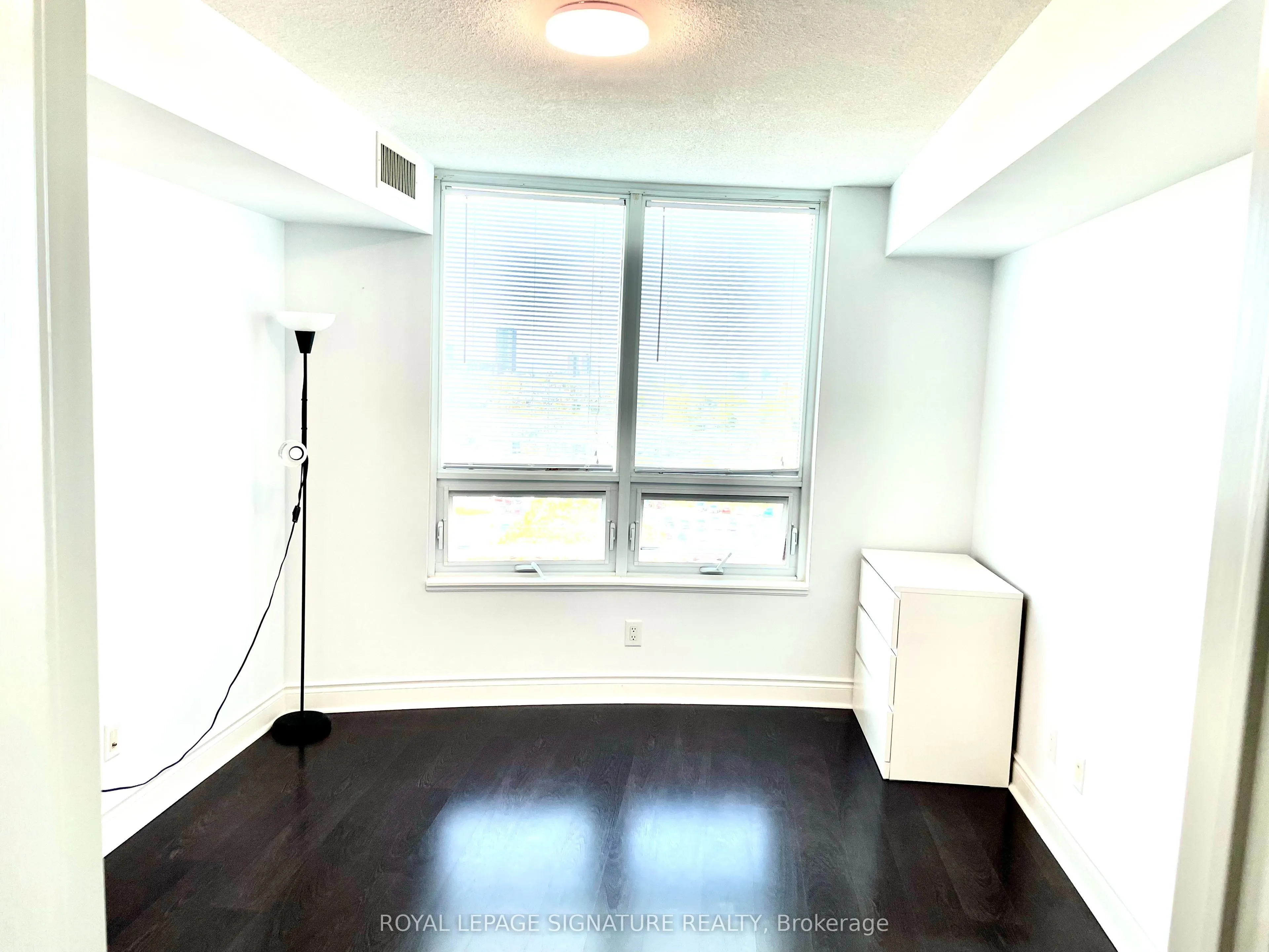 25 Greenview Avenue, #819