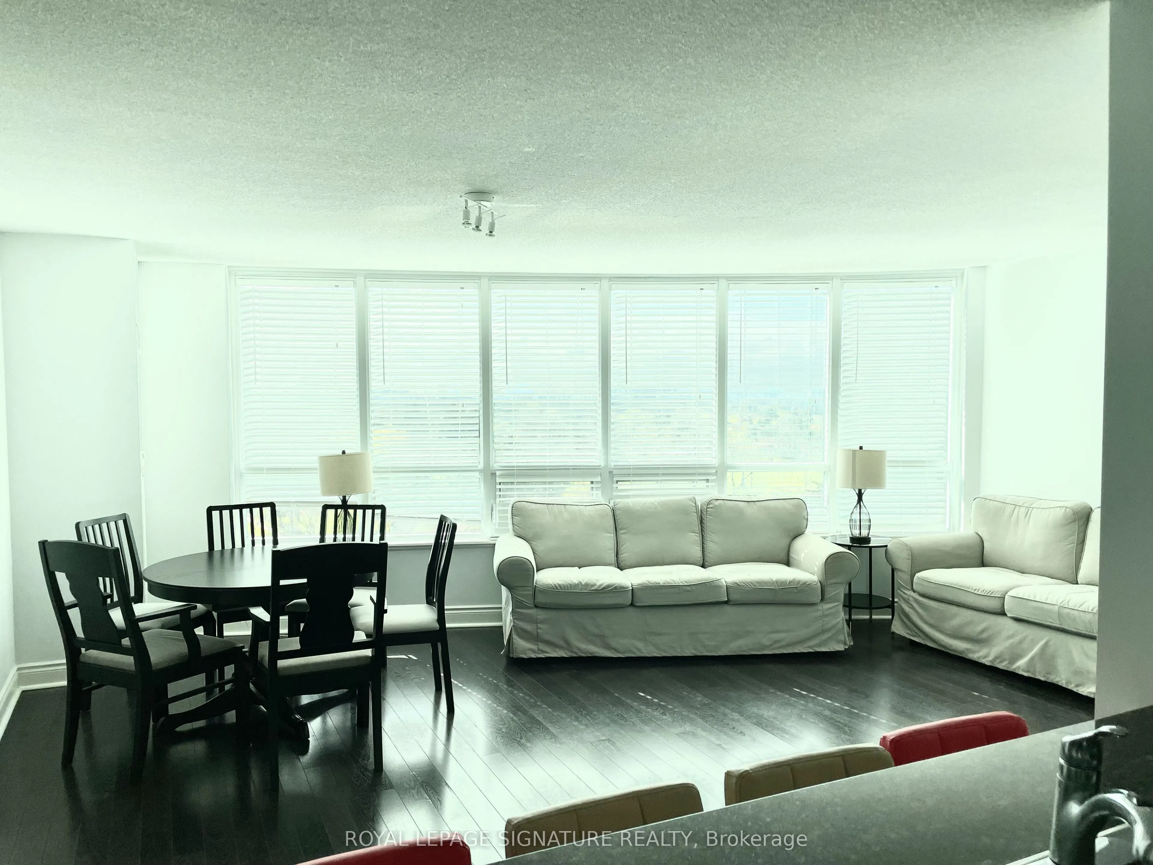 25 Greenview Avenue, #819