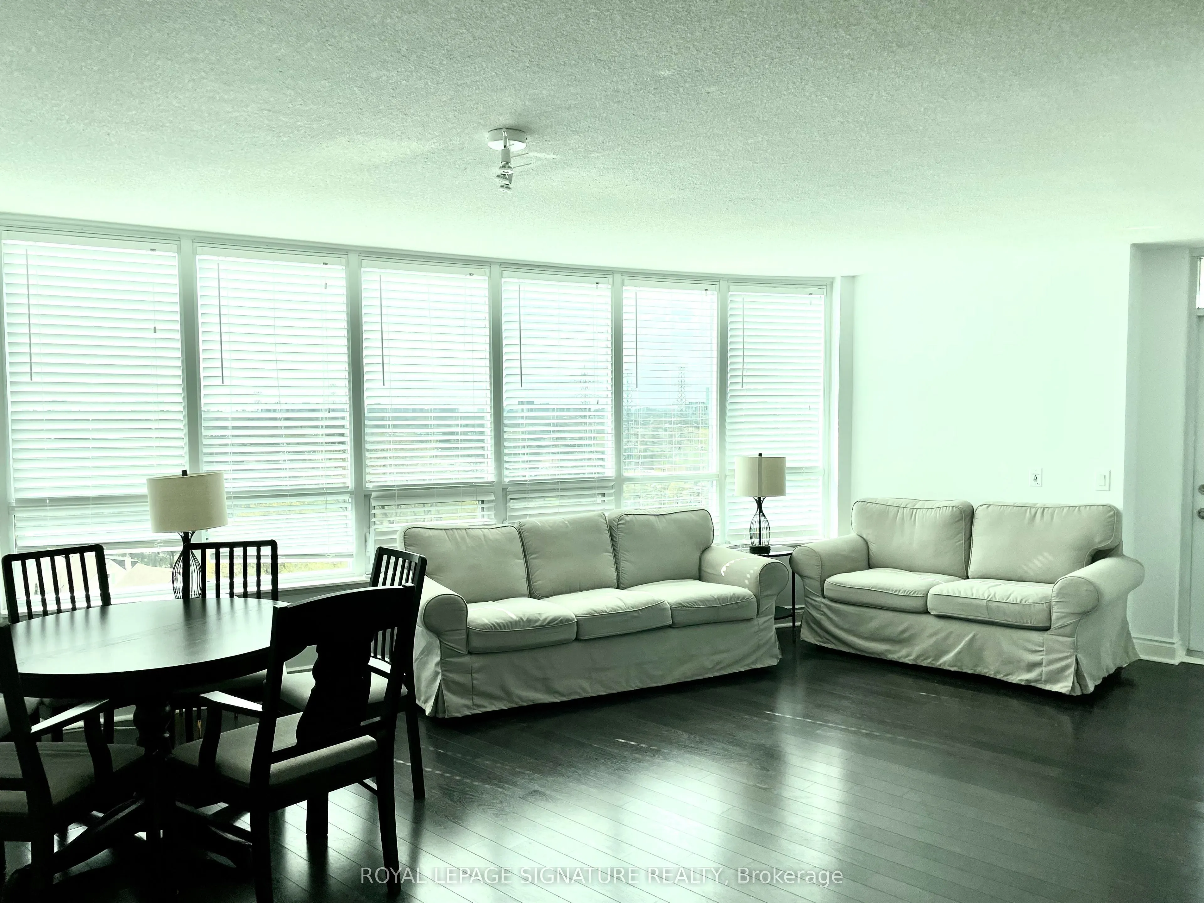 25 Greenview Avenue, #819