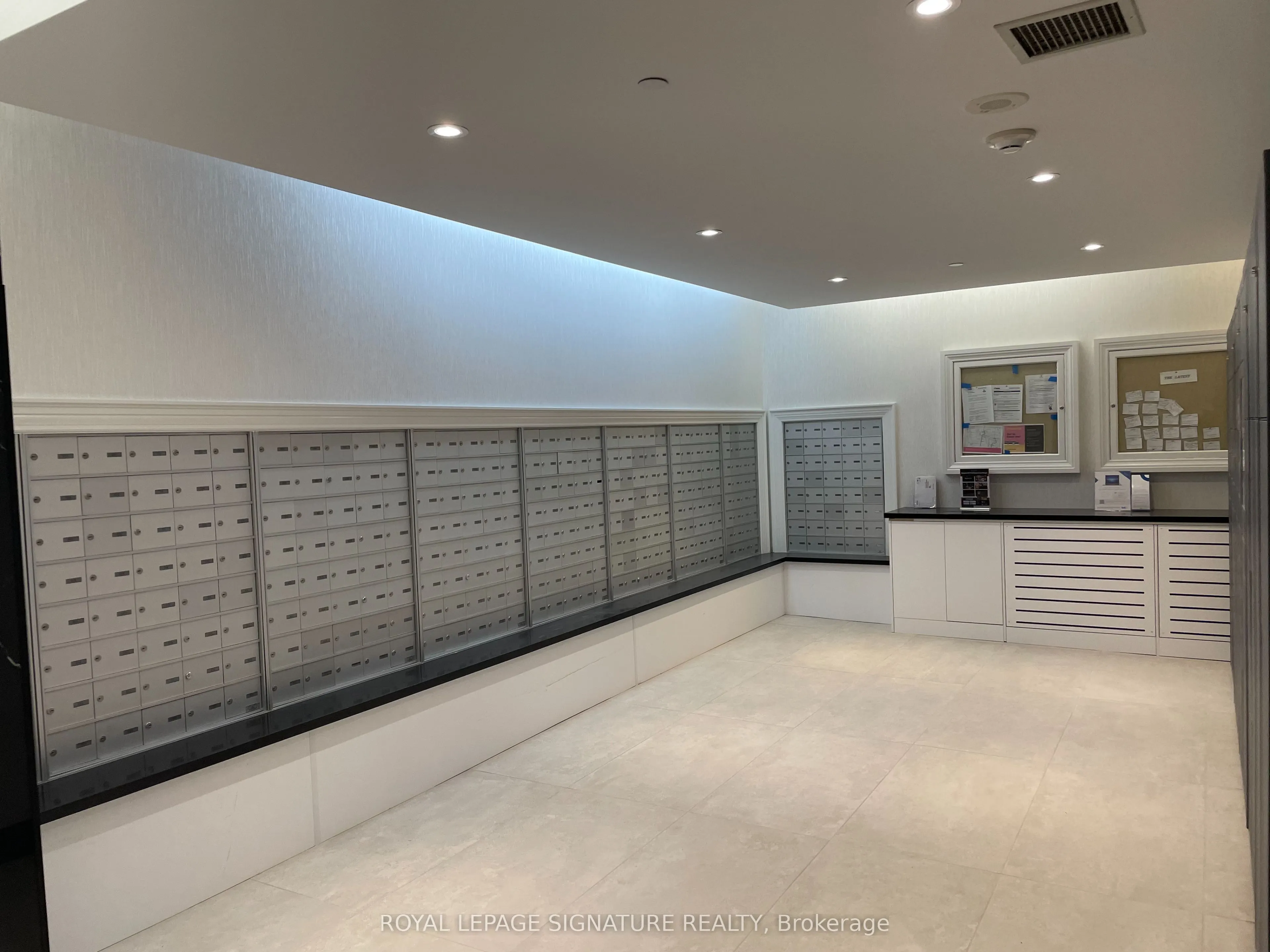 25 Greenview Avenue, #819