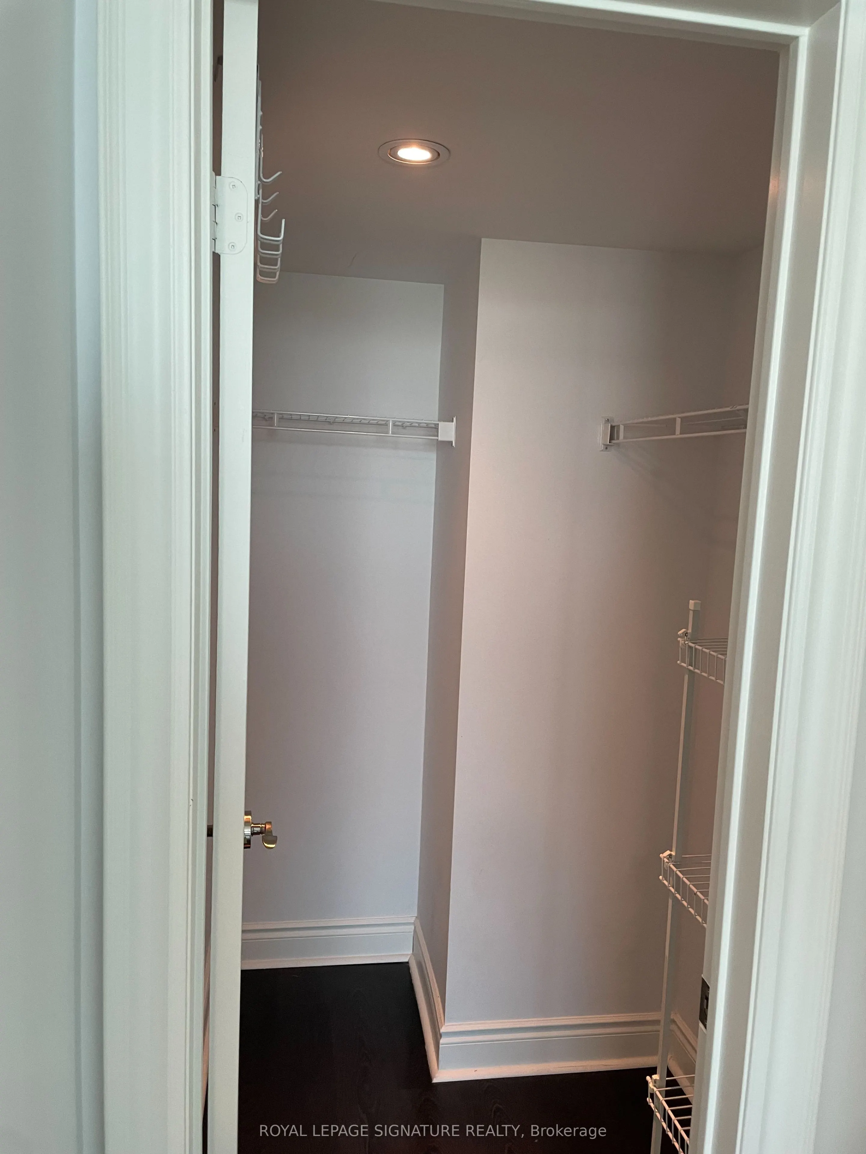 25 Greenview Avenue, #819