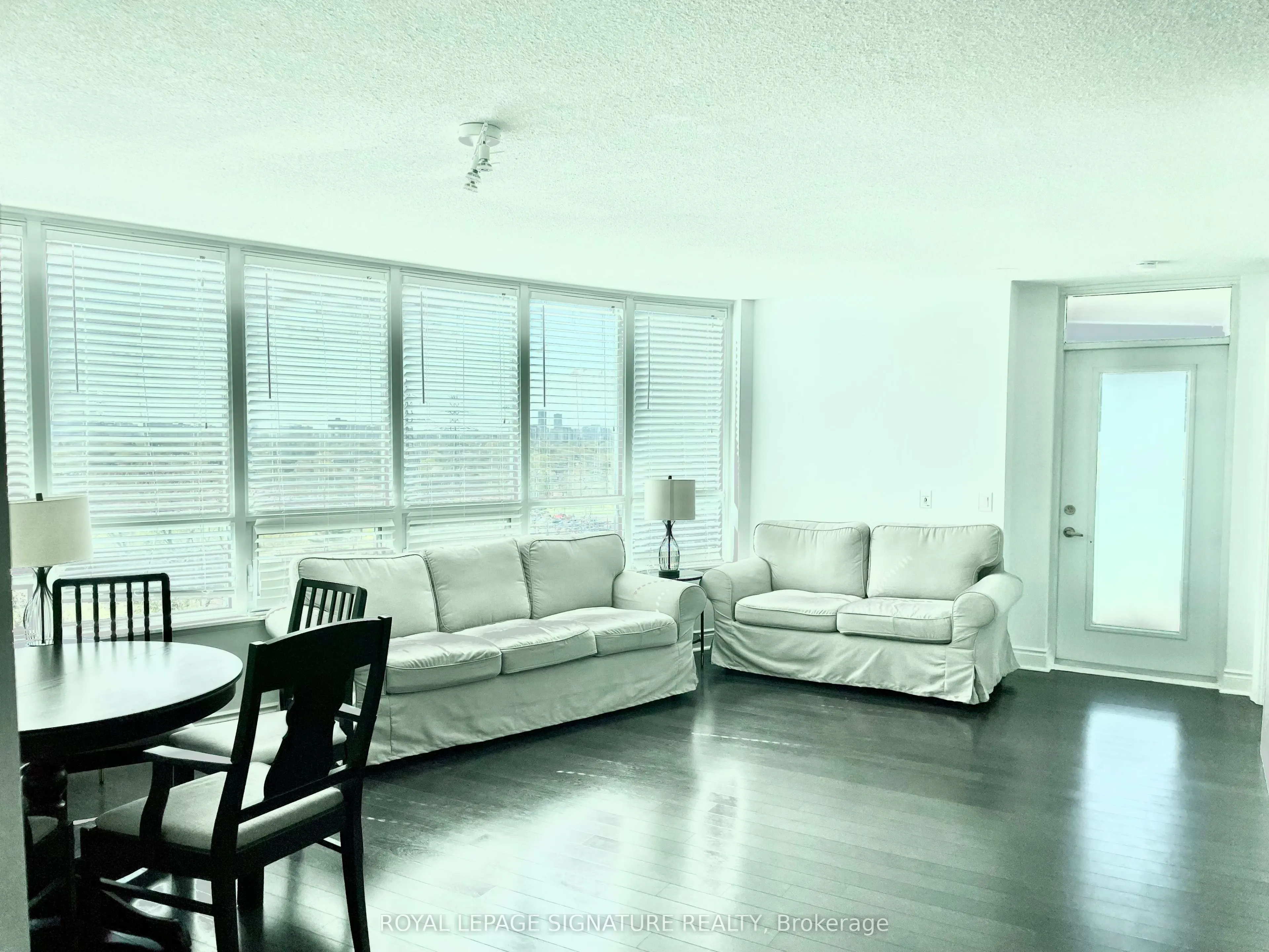 25 Greenview Avenue, #819