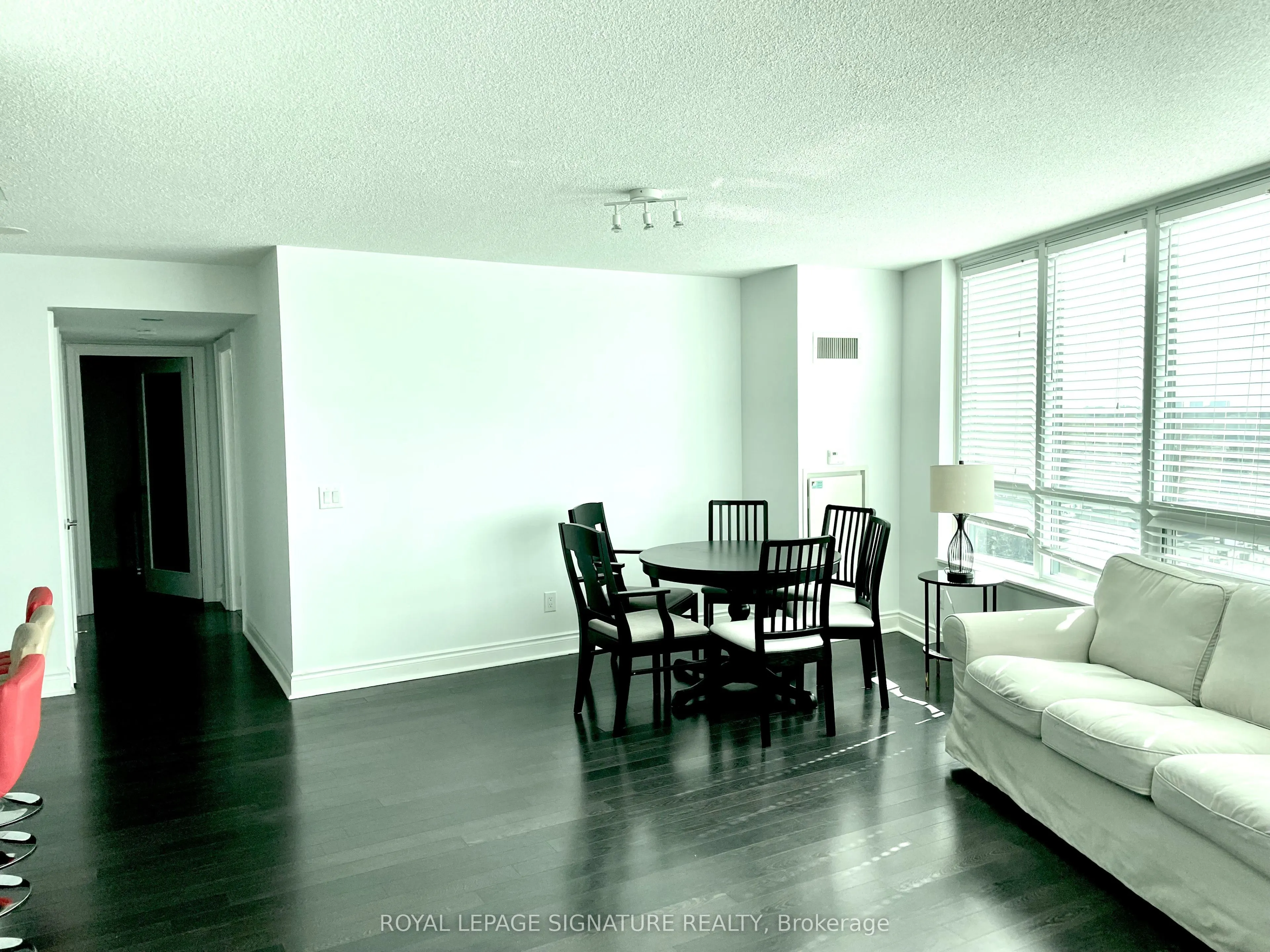 25 Greenview Avenue, #819