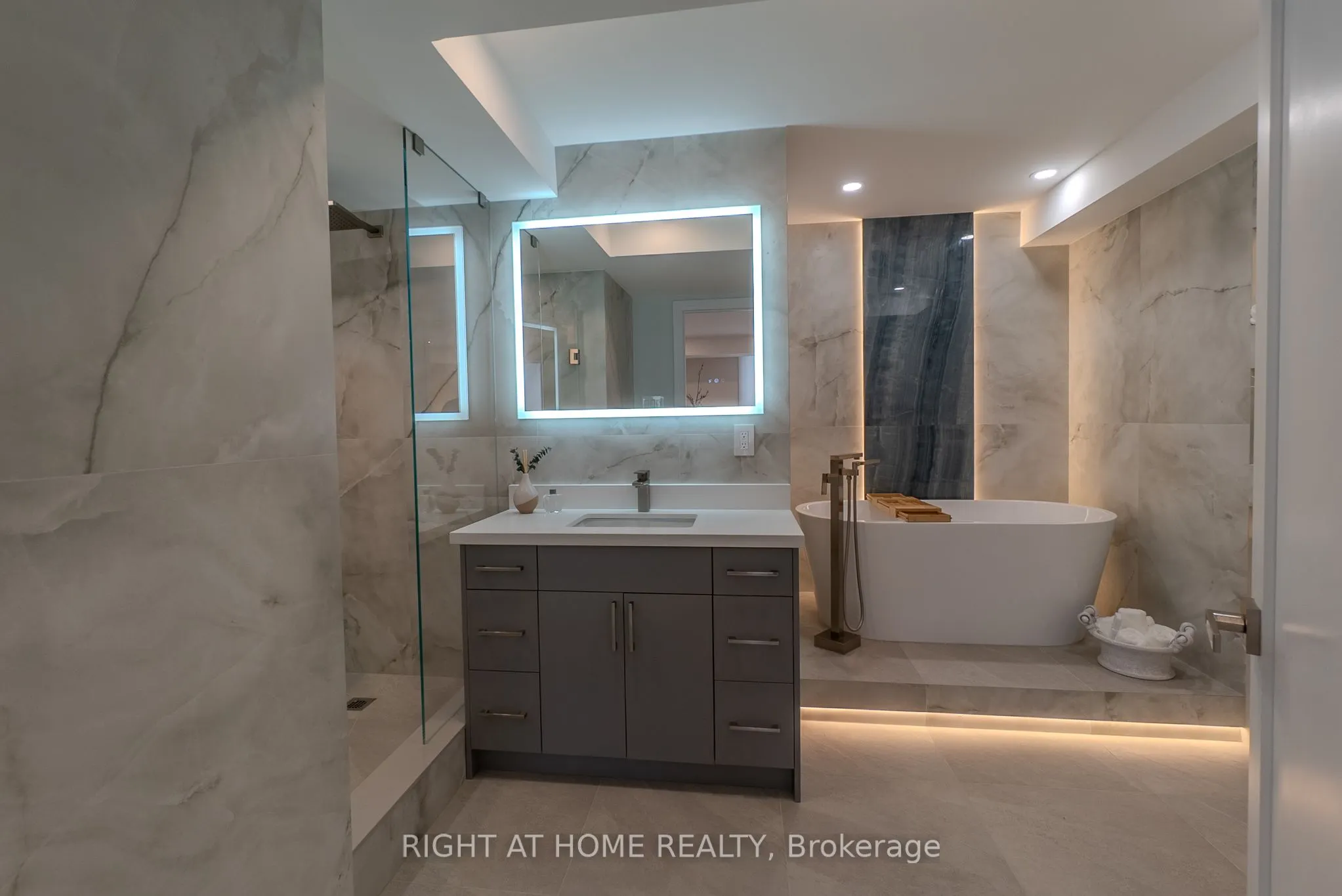 447 Walmer Road, #608