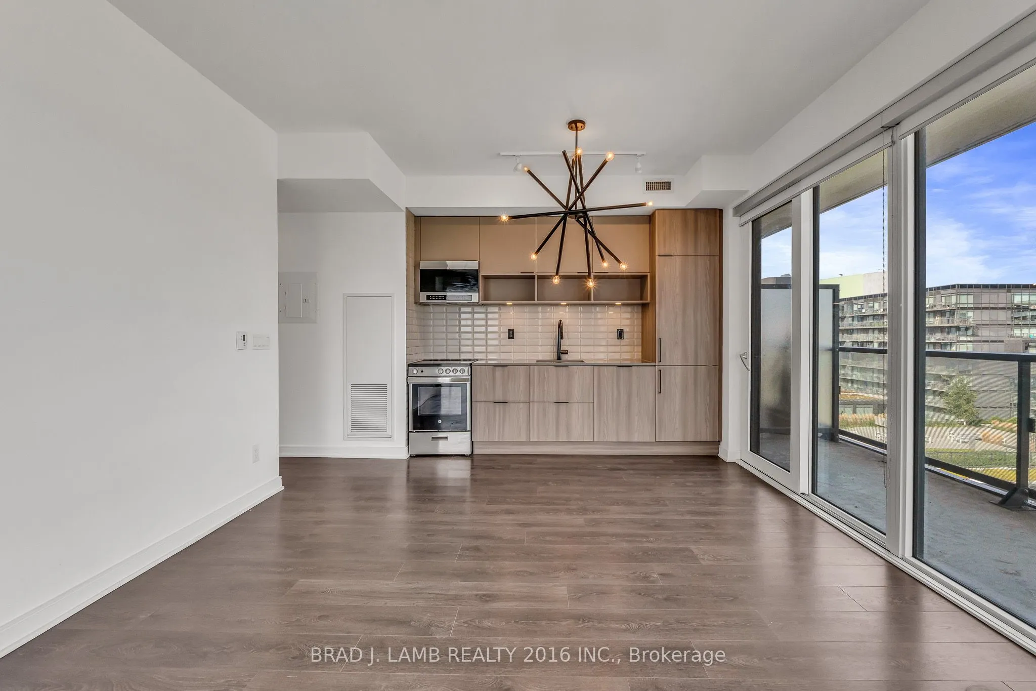 180 Mill Street, #S904