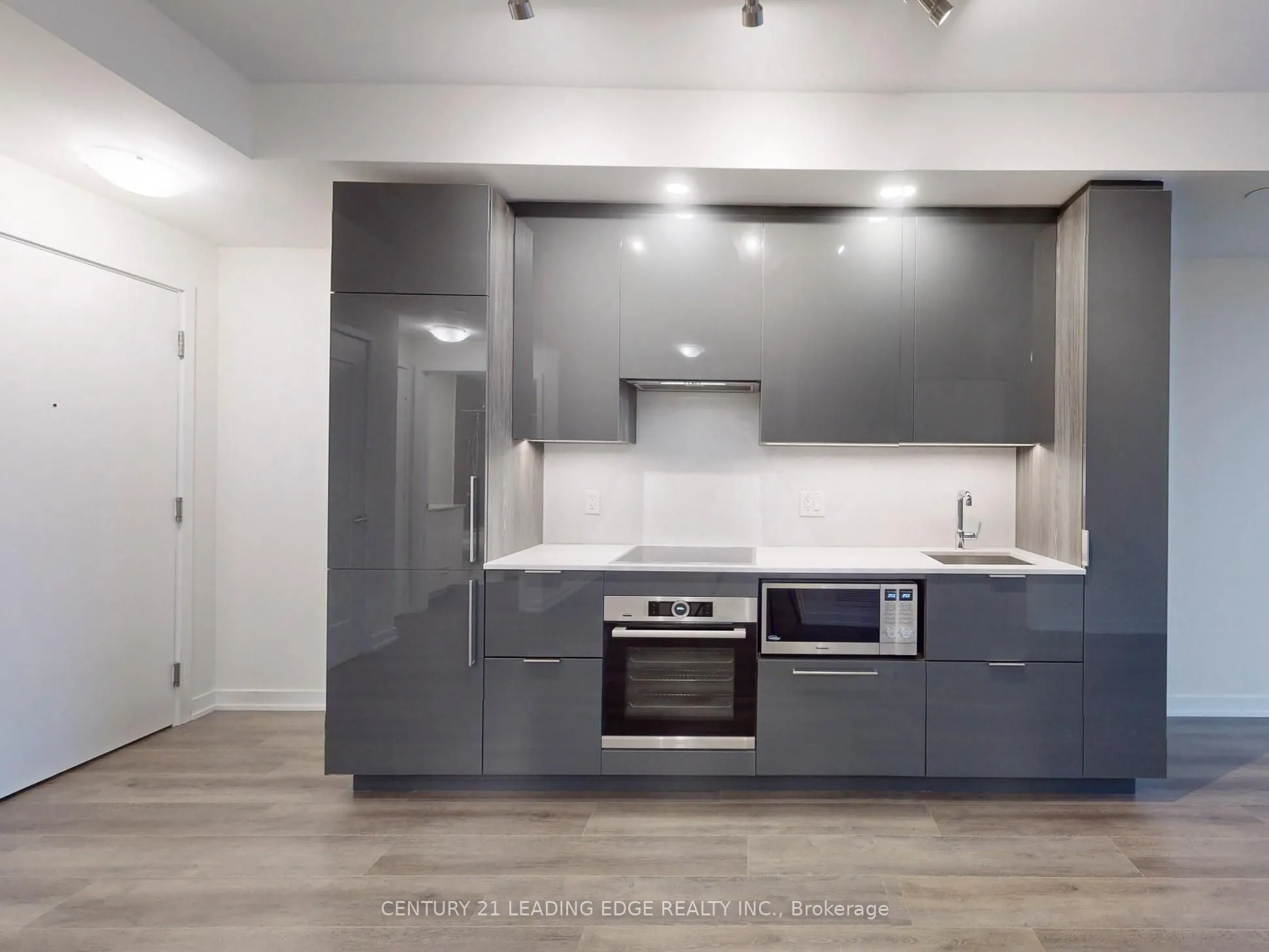 28 Freeland Street, #3105
