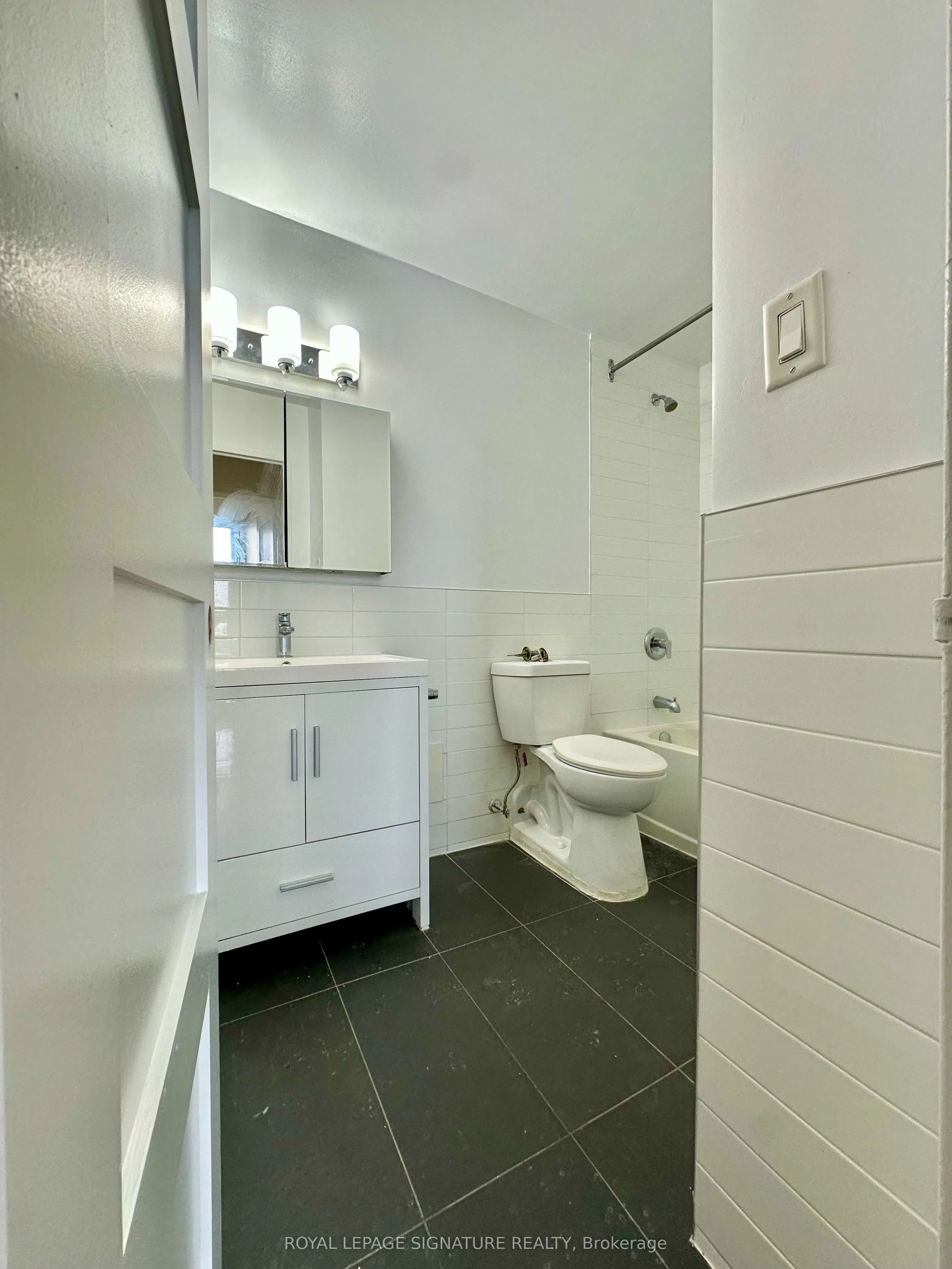 666 Spadina Avenue, #2311