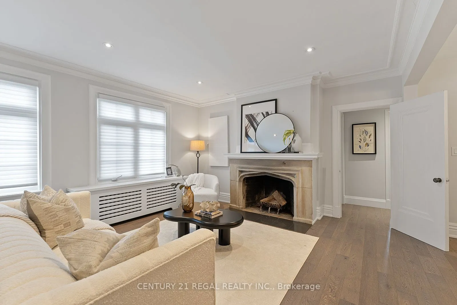93 Douglas Crescent, #14