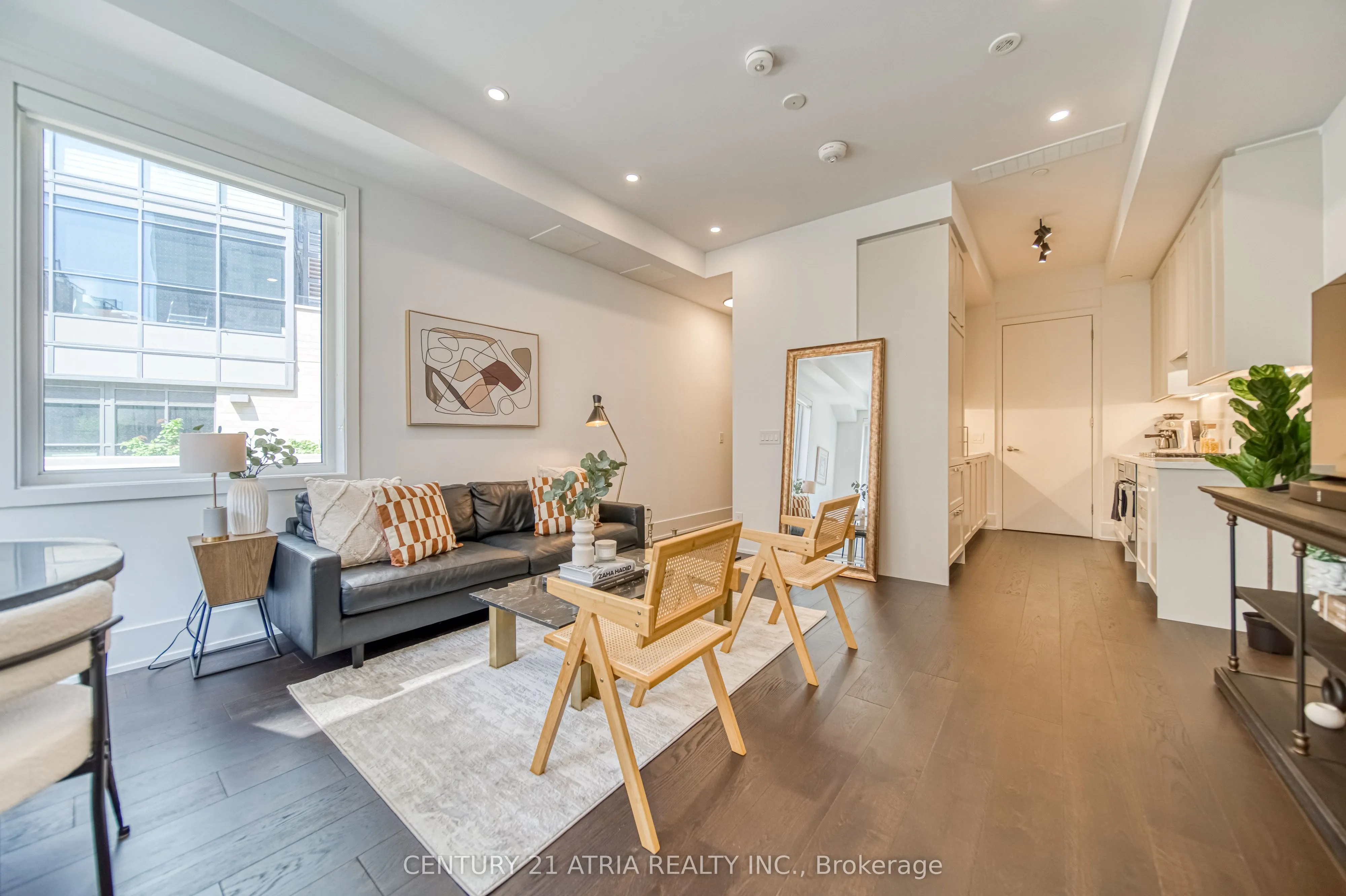 165 Pears Avenue, #TH16
