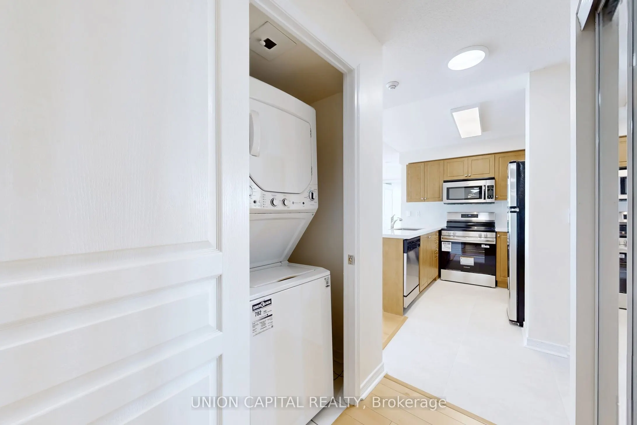 509 Beecroft Road, #1609