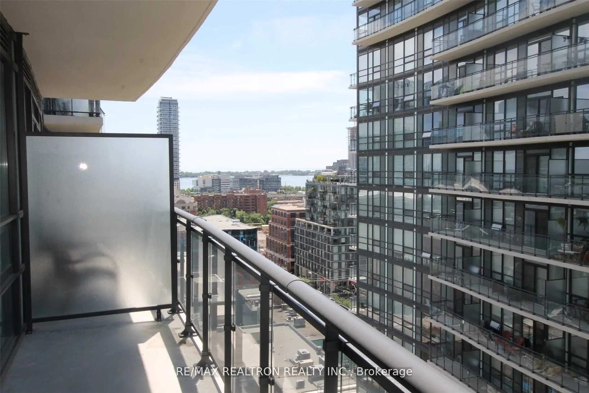 460 Adelaide Street E, #1919