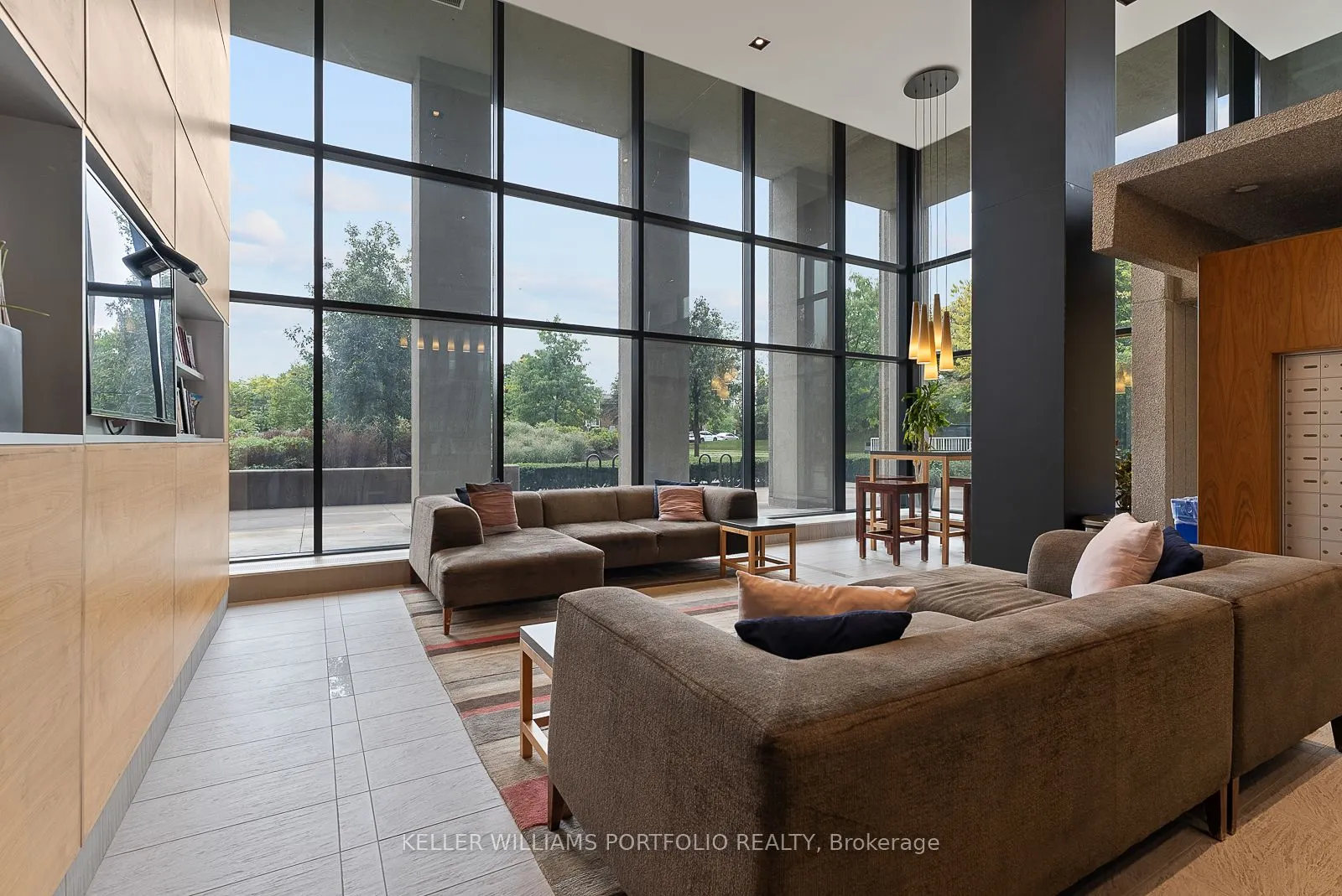 75 The Donway W, #1104