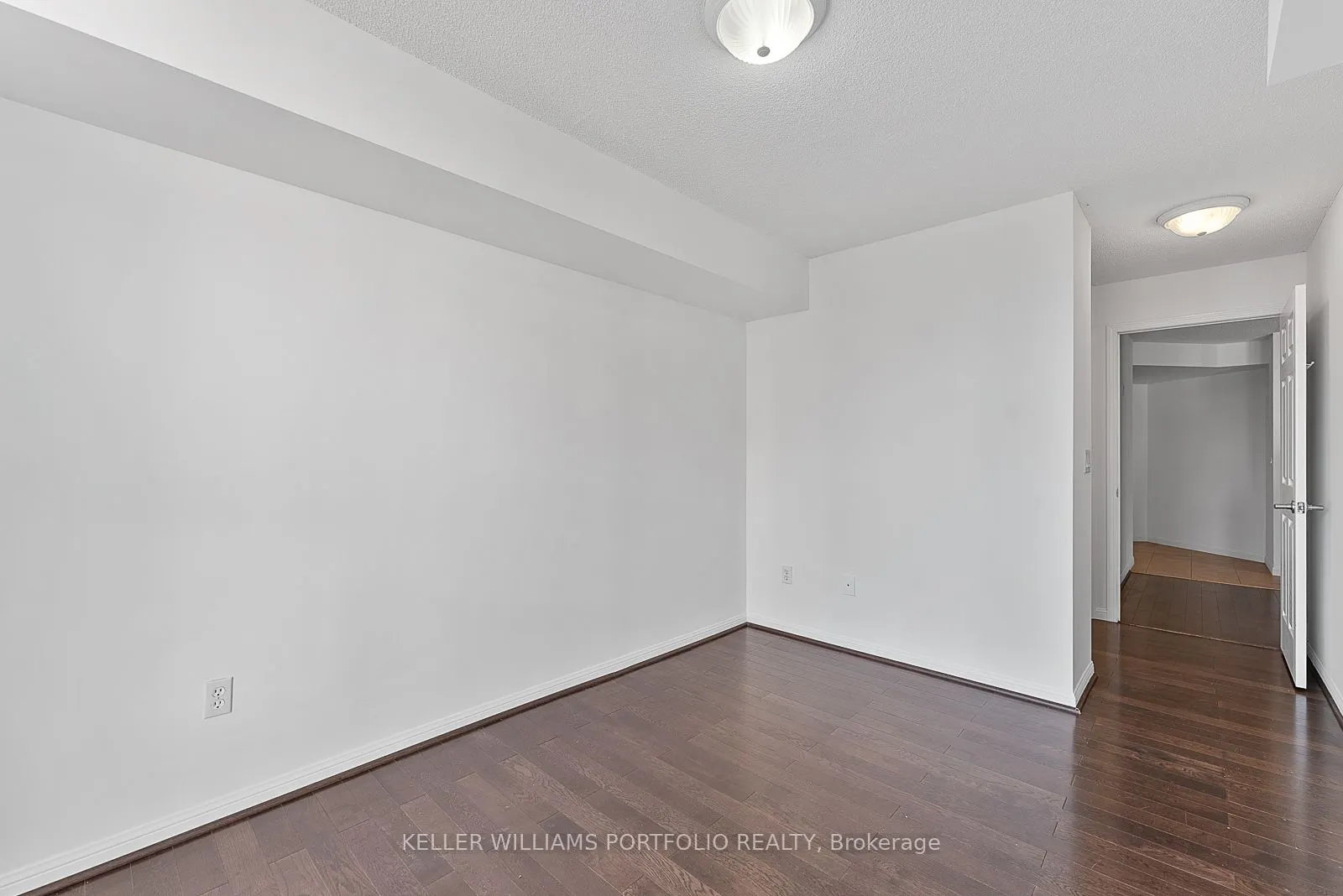 330 Adelaide Street E, #1009