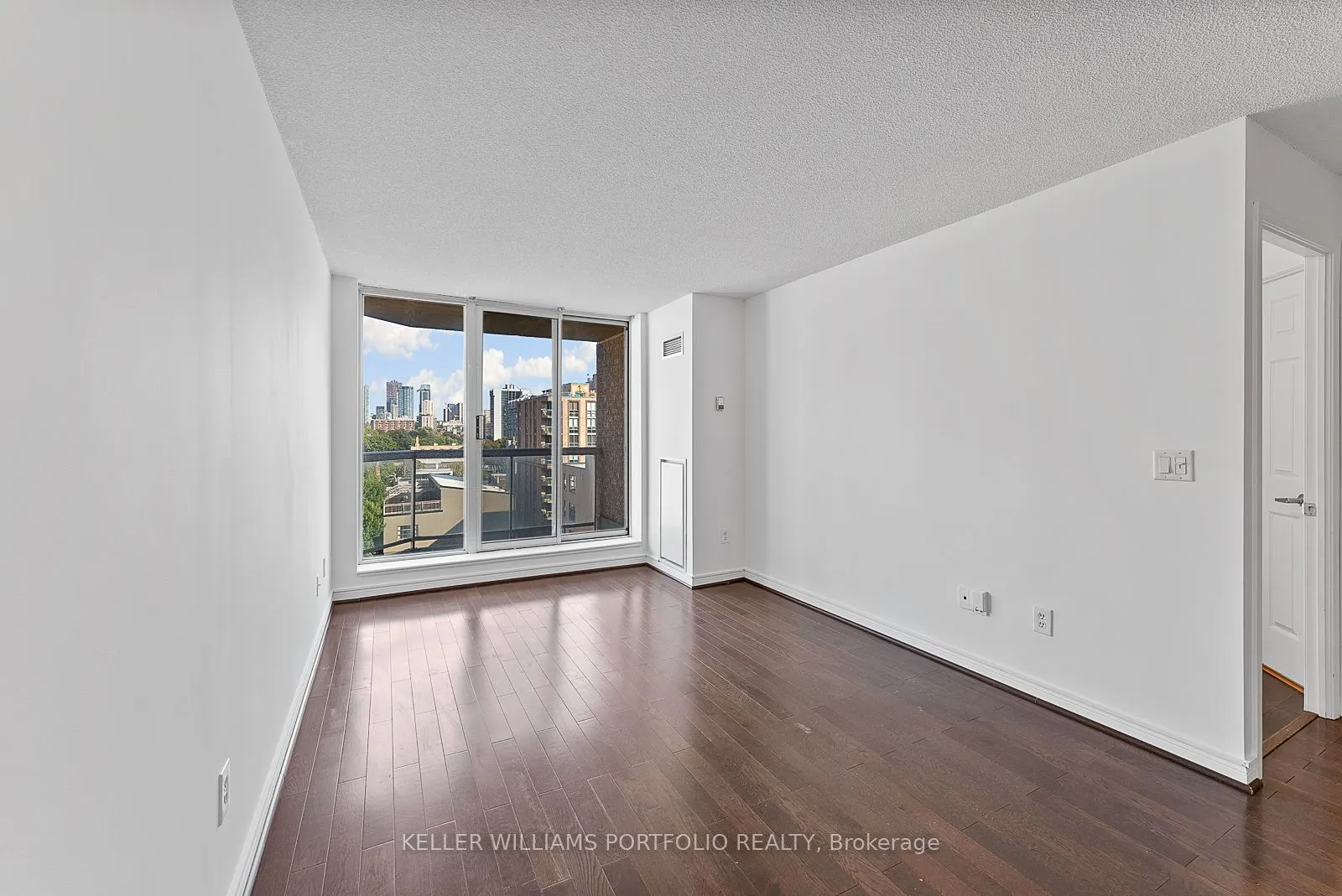 330 Adelaide Street E, #1009