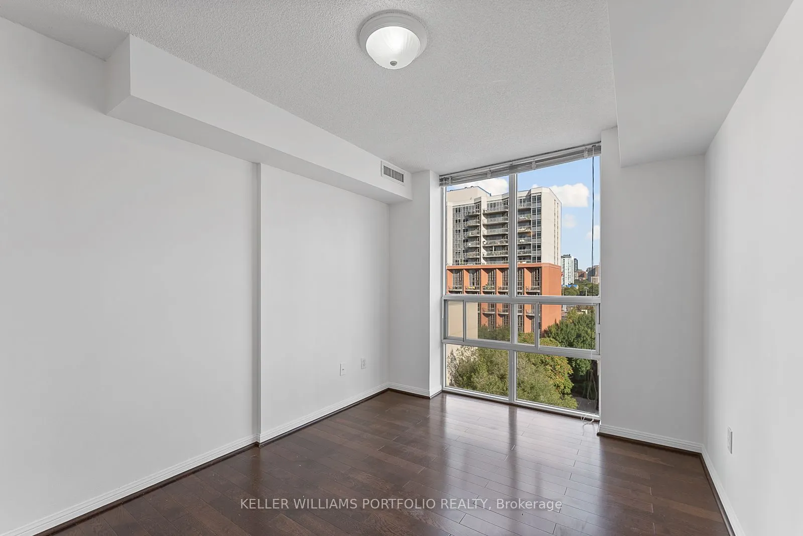 330 Adelaide Street E, #1009