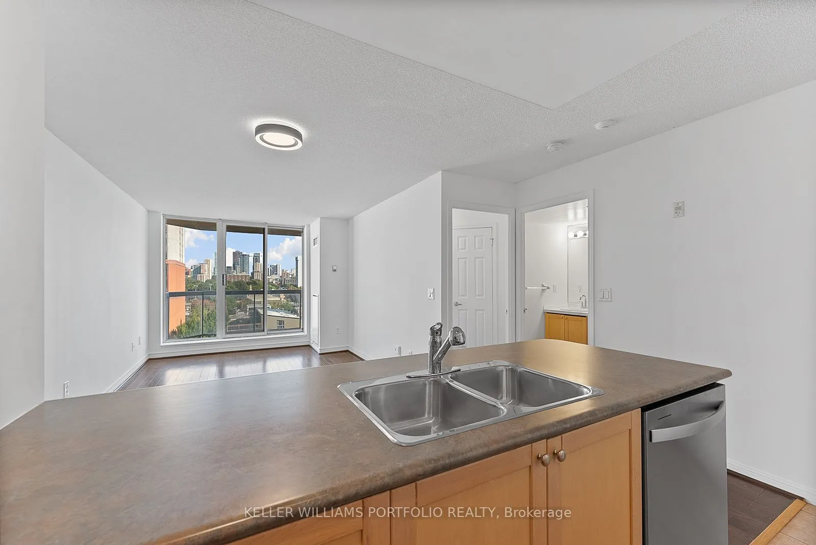 330 Adelaide Street E, #1009