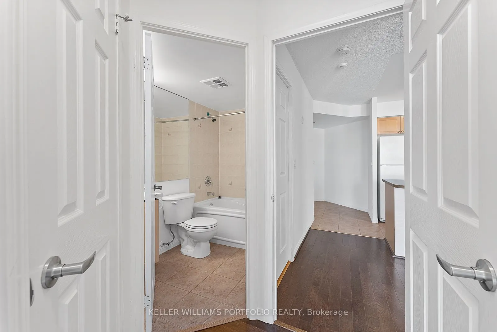 330 Adelaide Street E, #1009