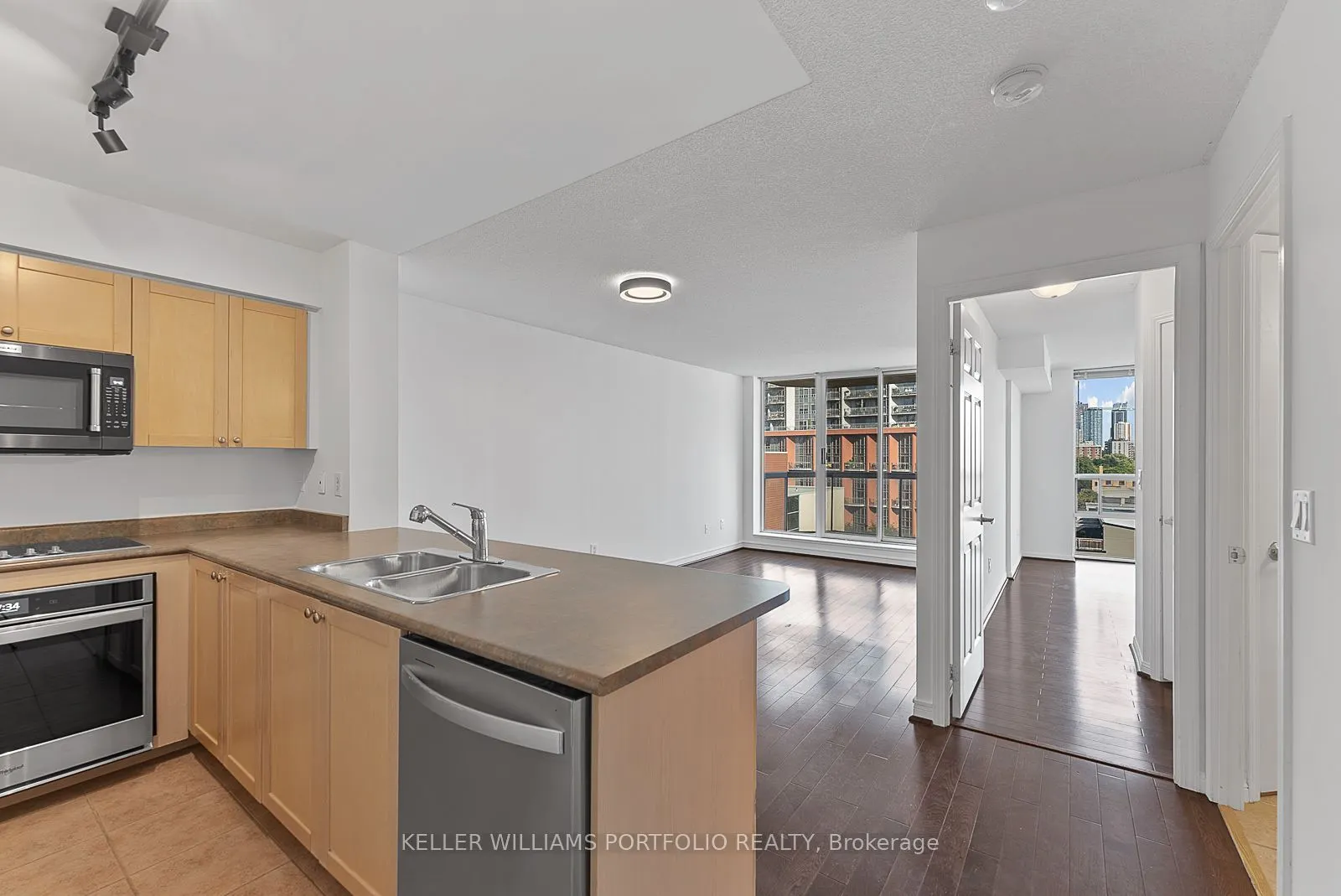 330 Adelaide Street E, #1009