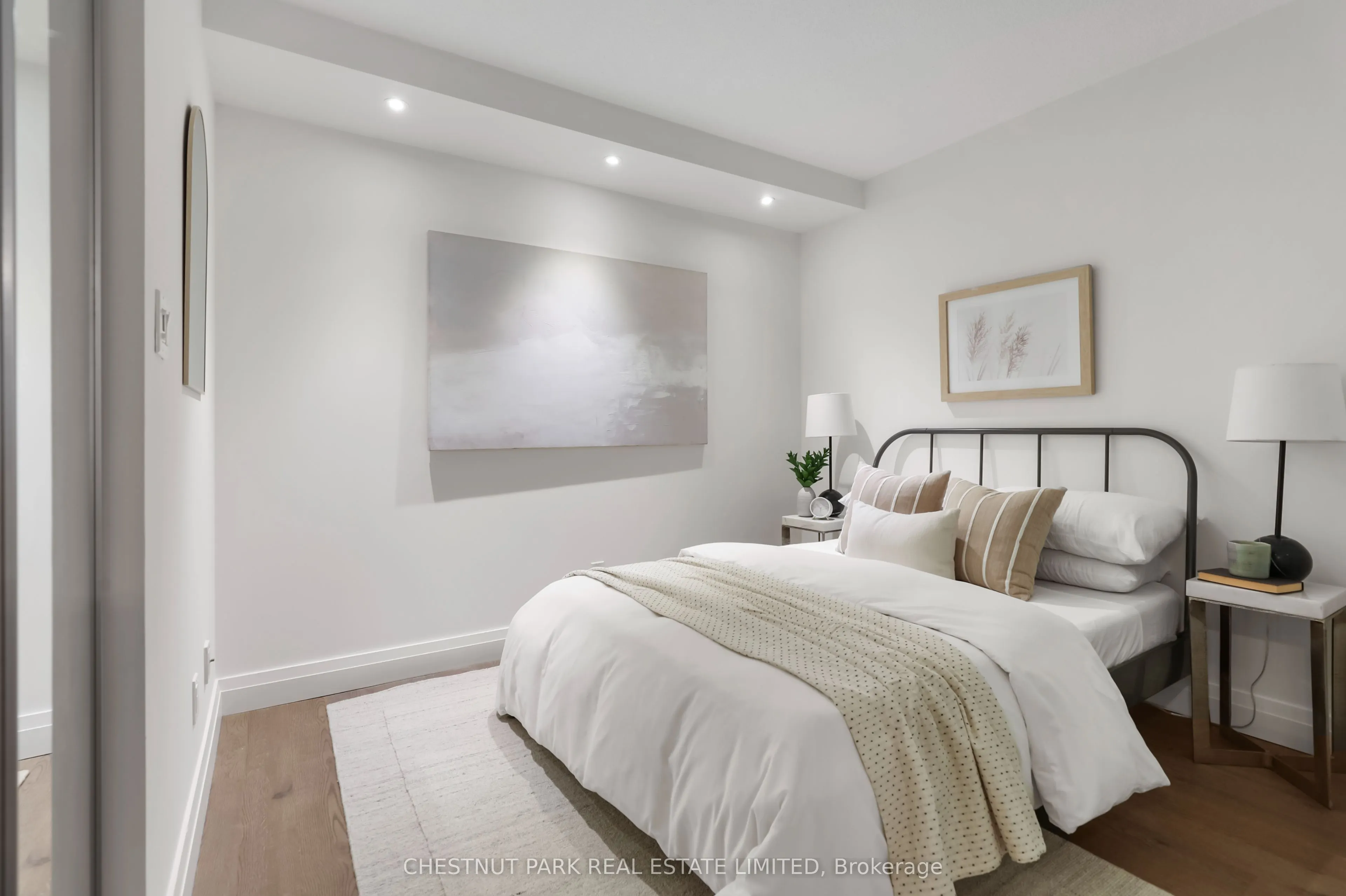 126 Simcoe Street, #507