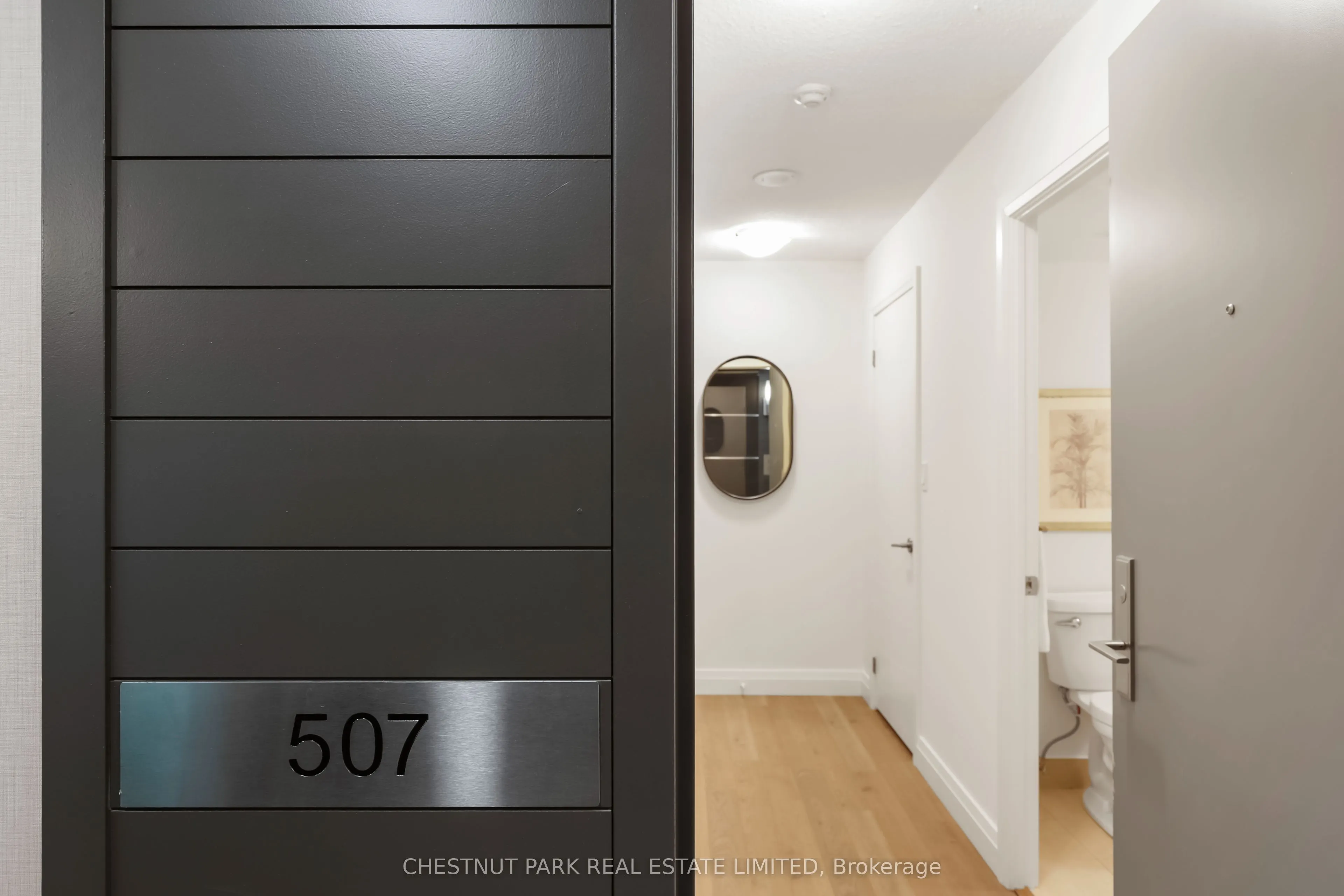 126 Simcoe Street, #507