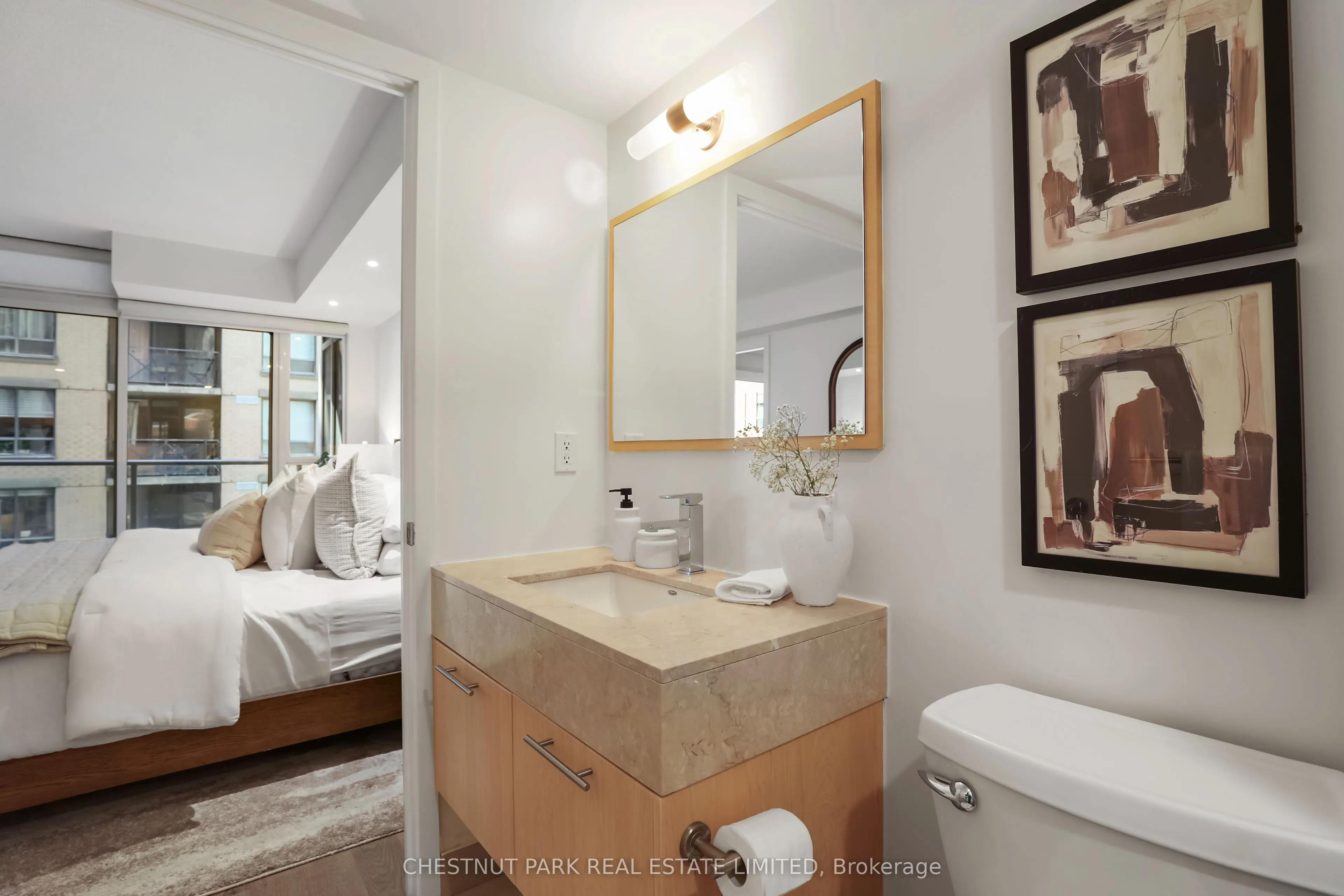 126 Simcoe Street, #507