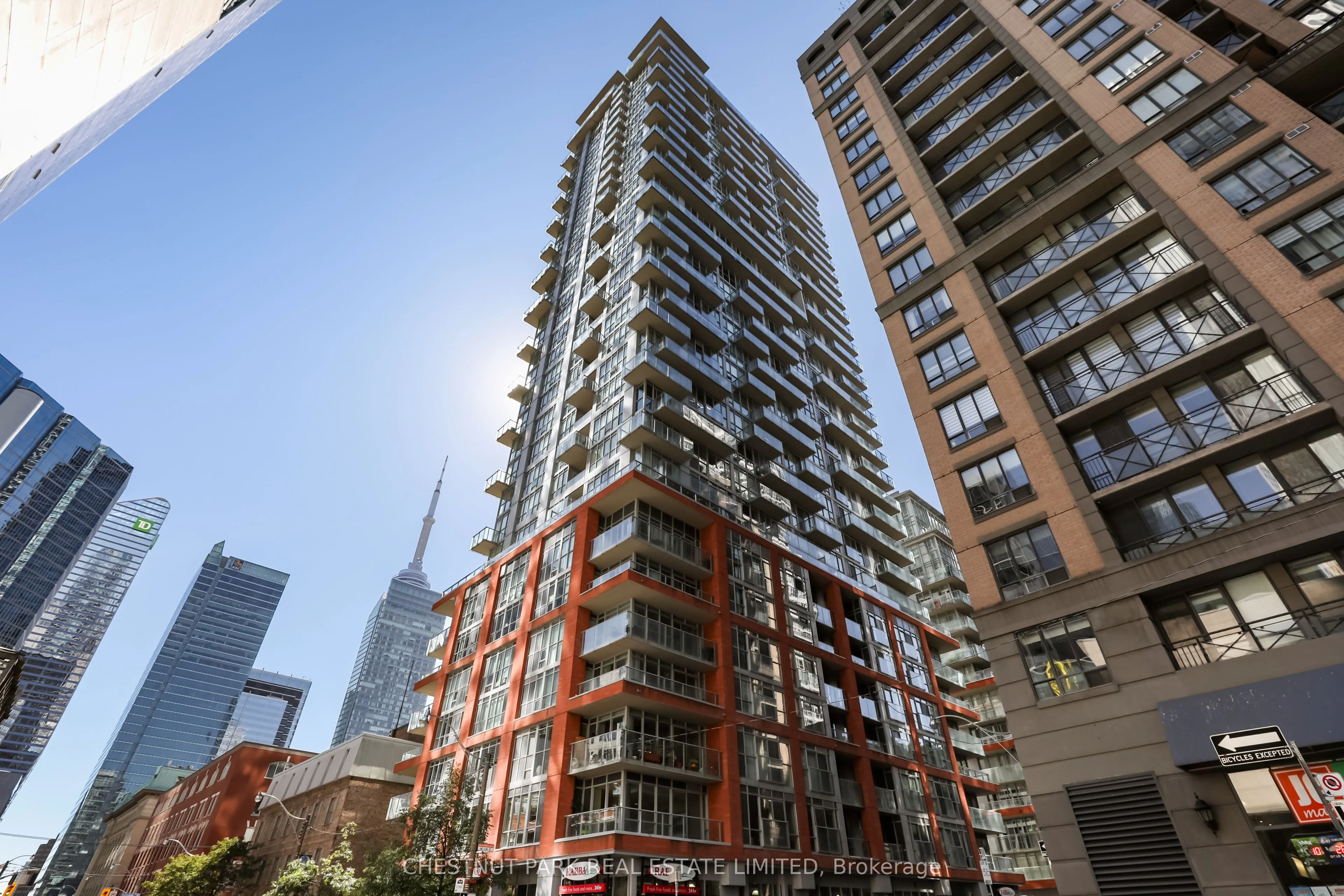 126 Simcoe Street, #507