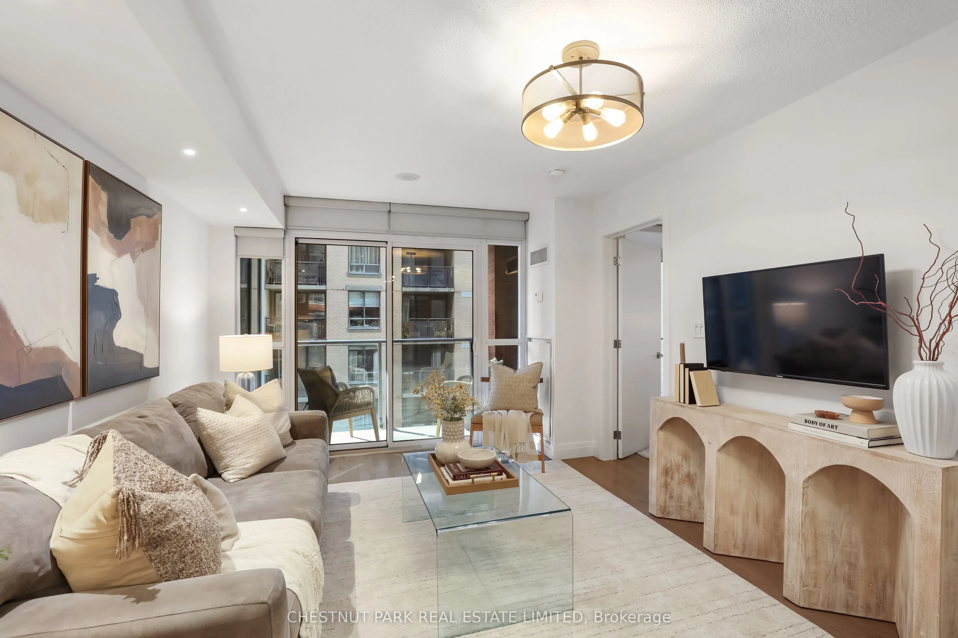 126 Simcoe Street, #507