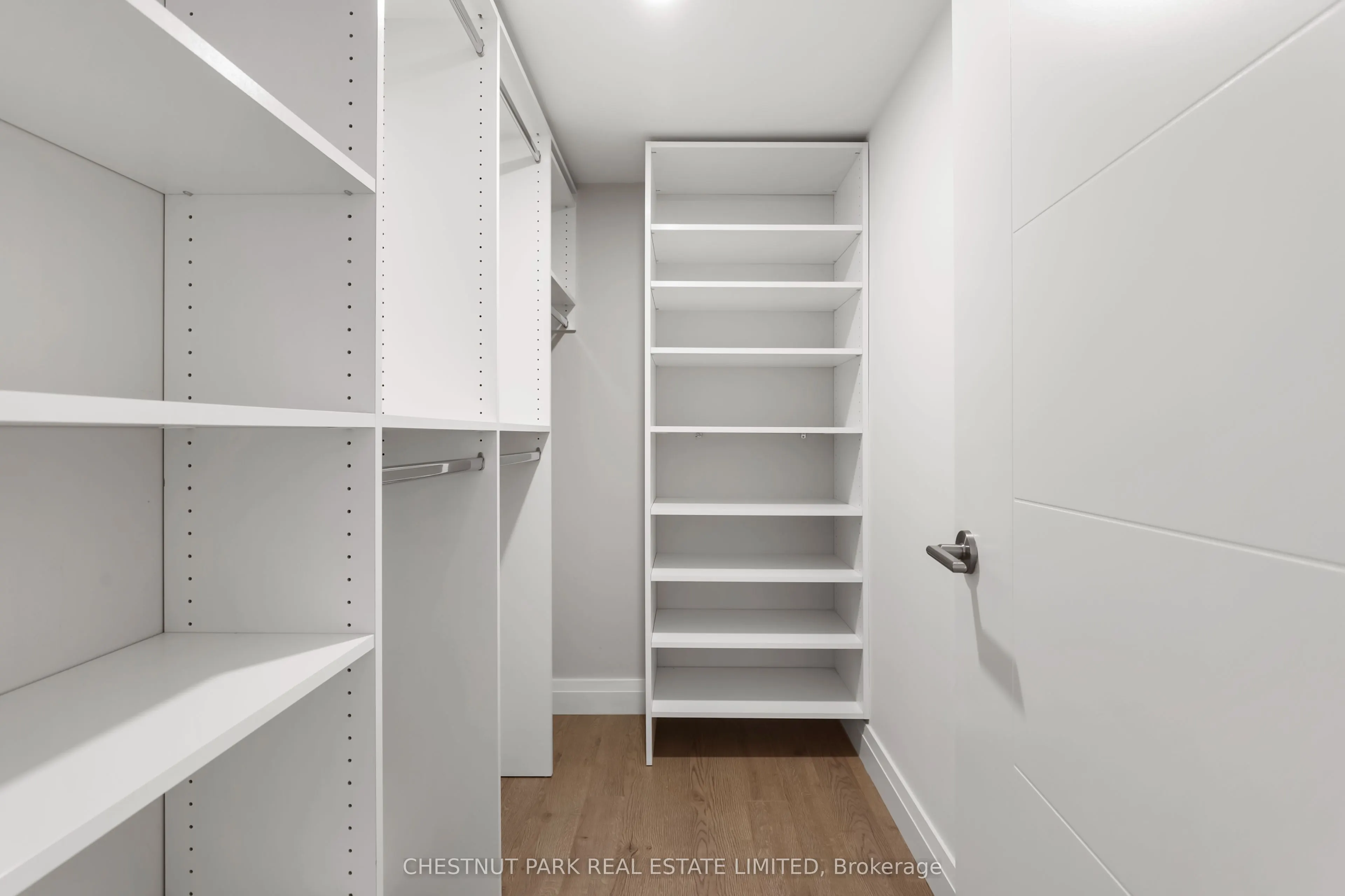 126 Simcoe Street, #507
