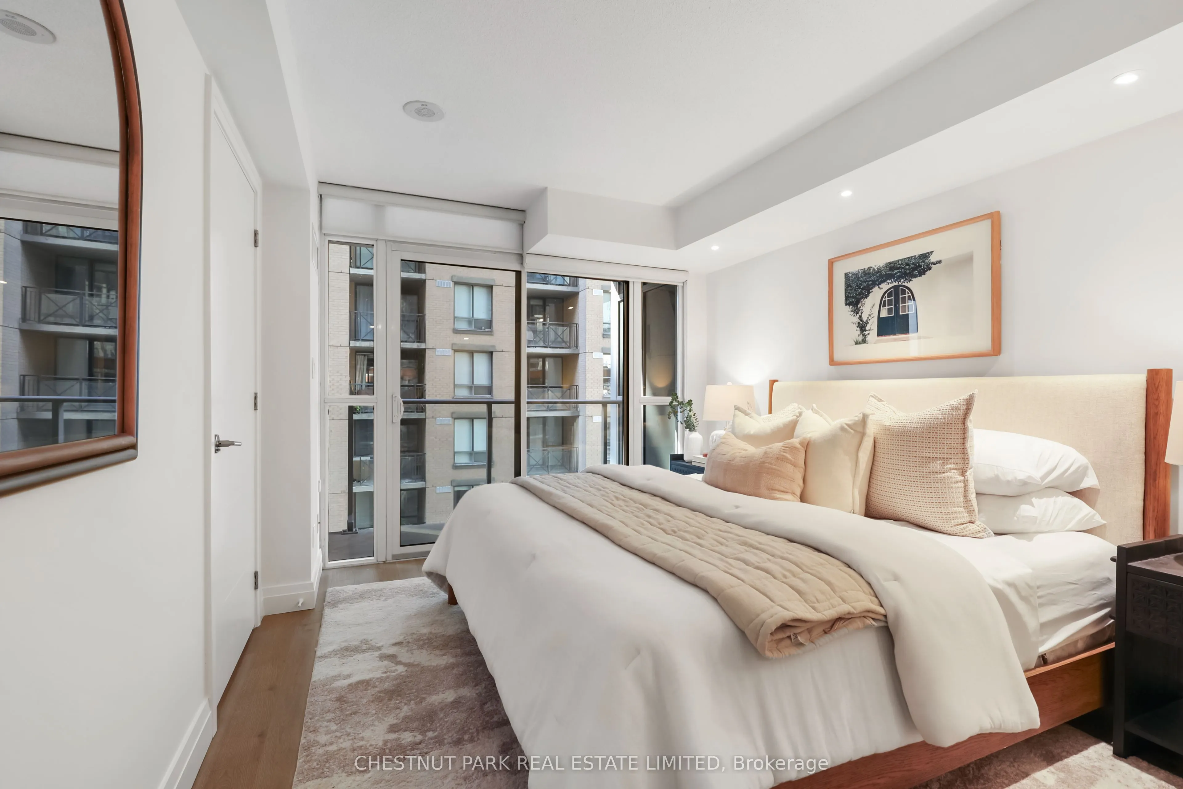 126 Simcoe Street, #507